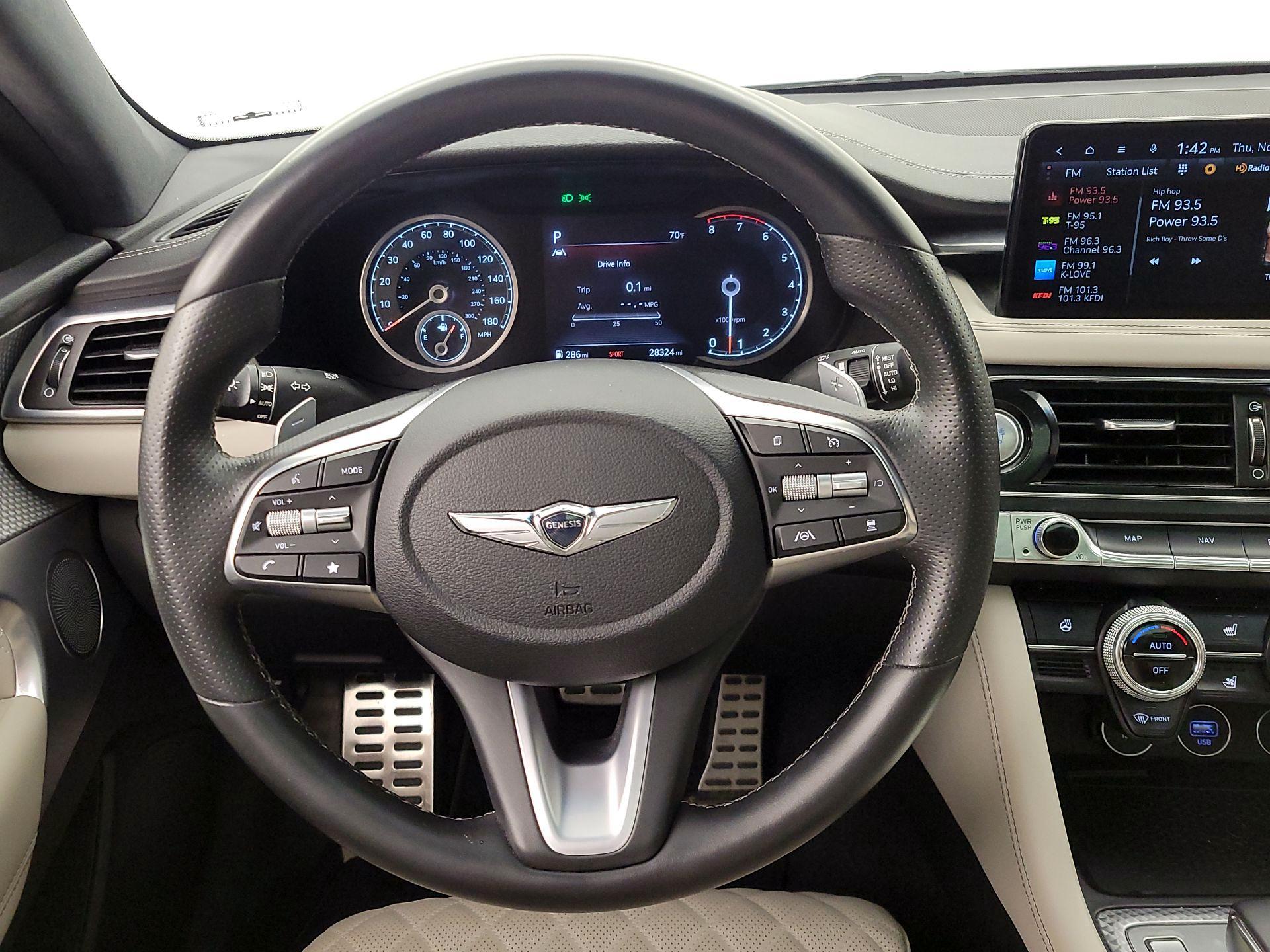 Thumbnail: 2022 Genesis G70 - 10