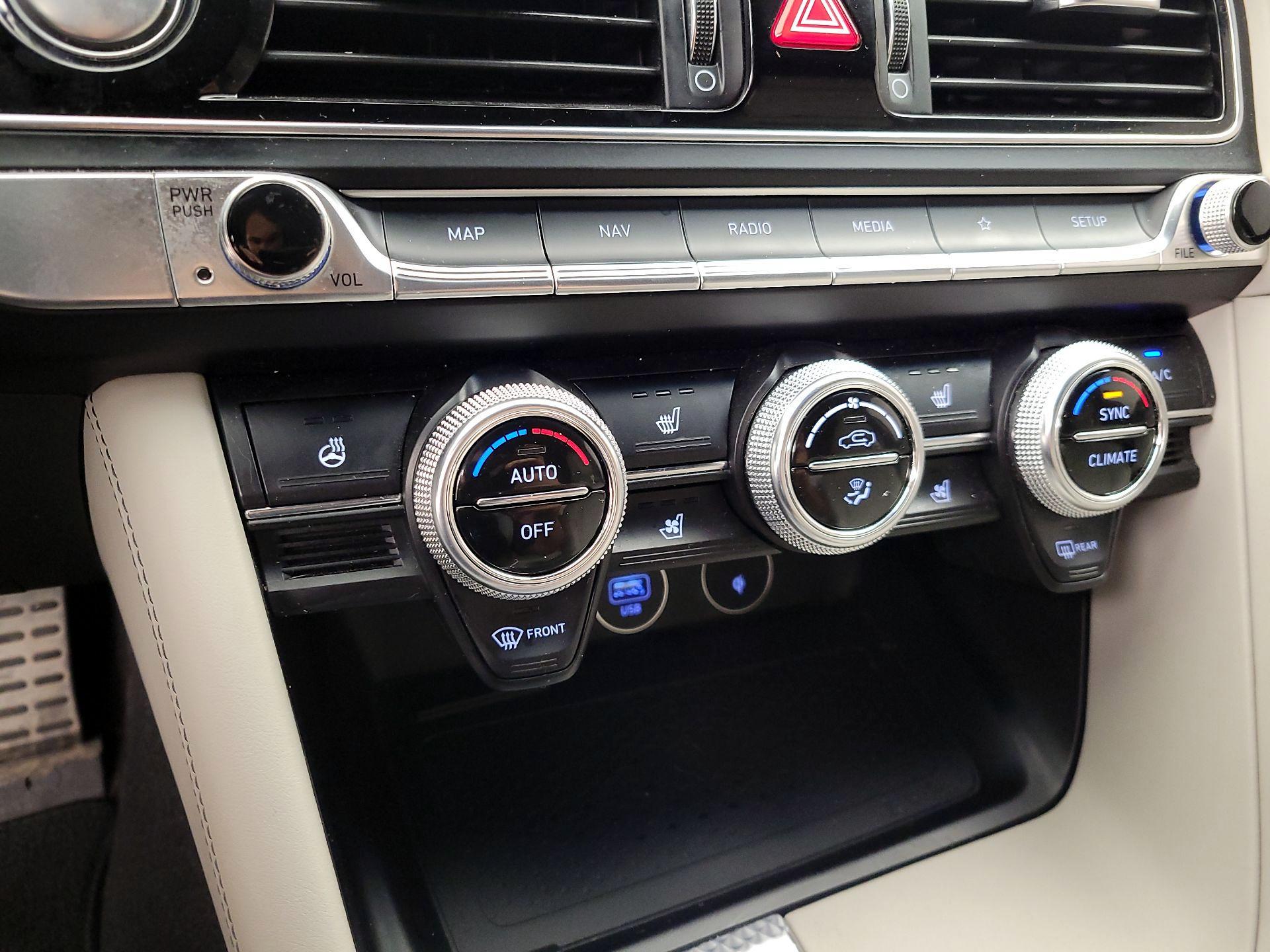 Thumbnail: 2022 Genesis G70 - 17