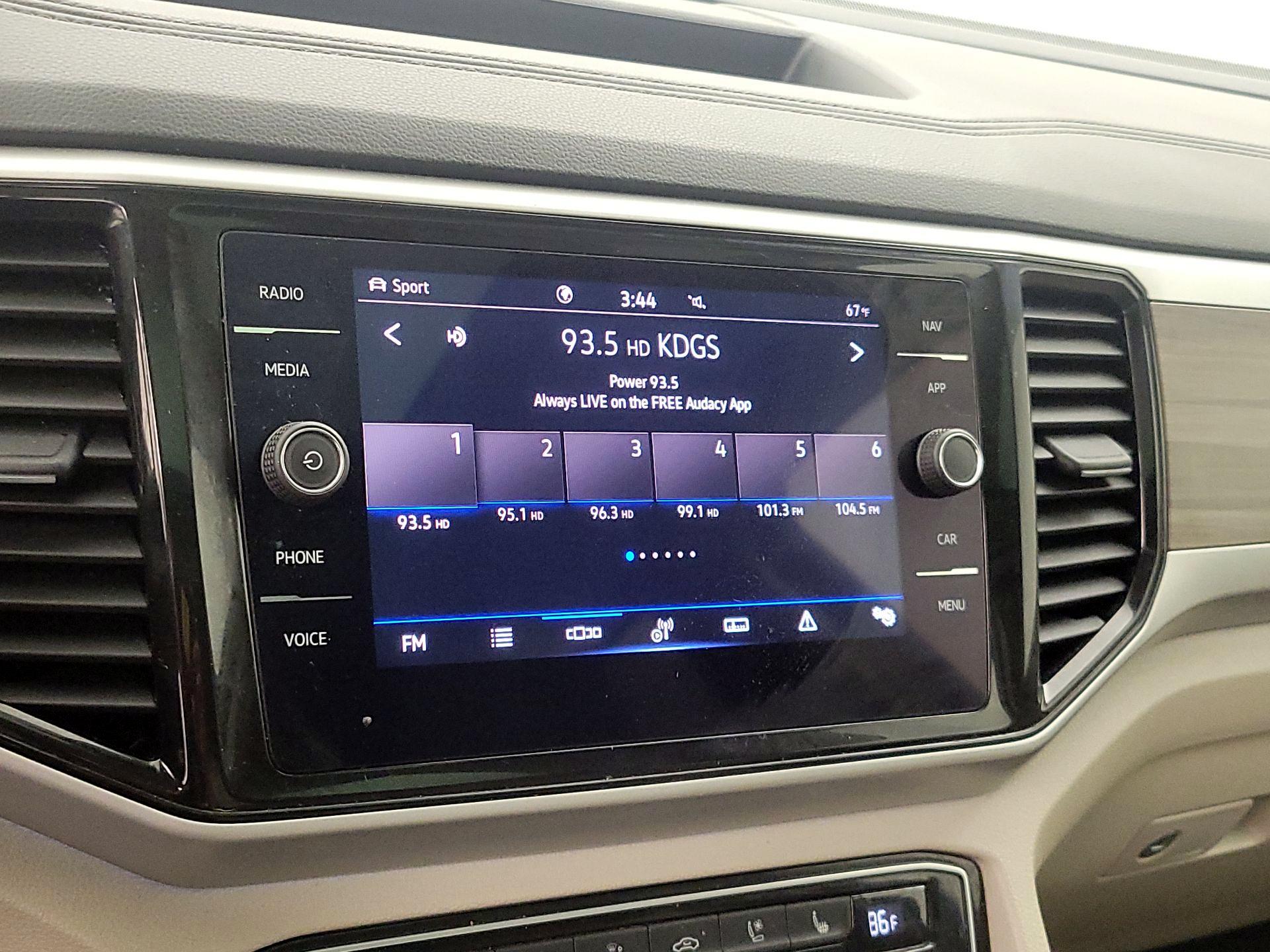 Thumbnail: 2021 Volkswagen Atlas - 16