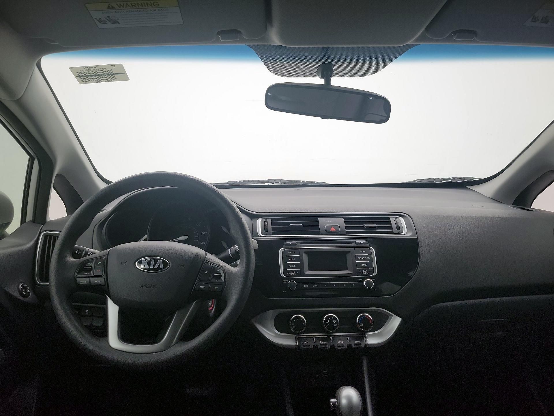 Thumbnail: 2016 Kia Rio - 9
