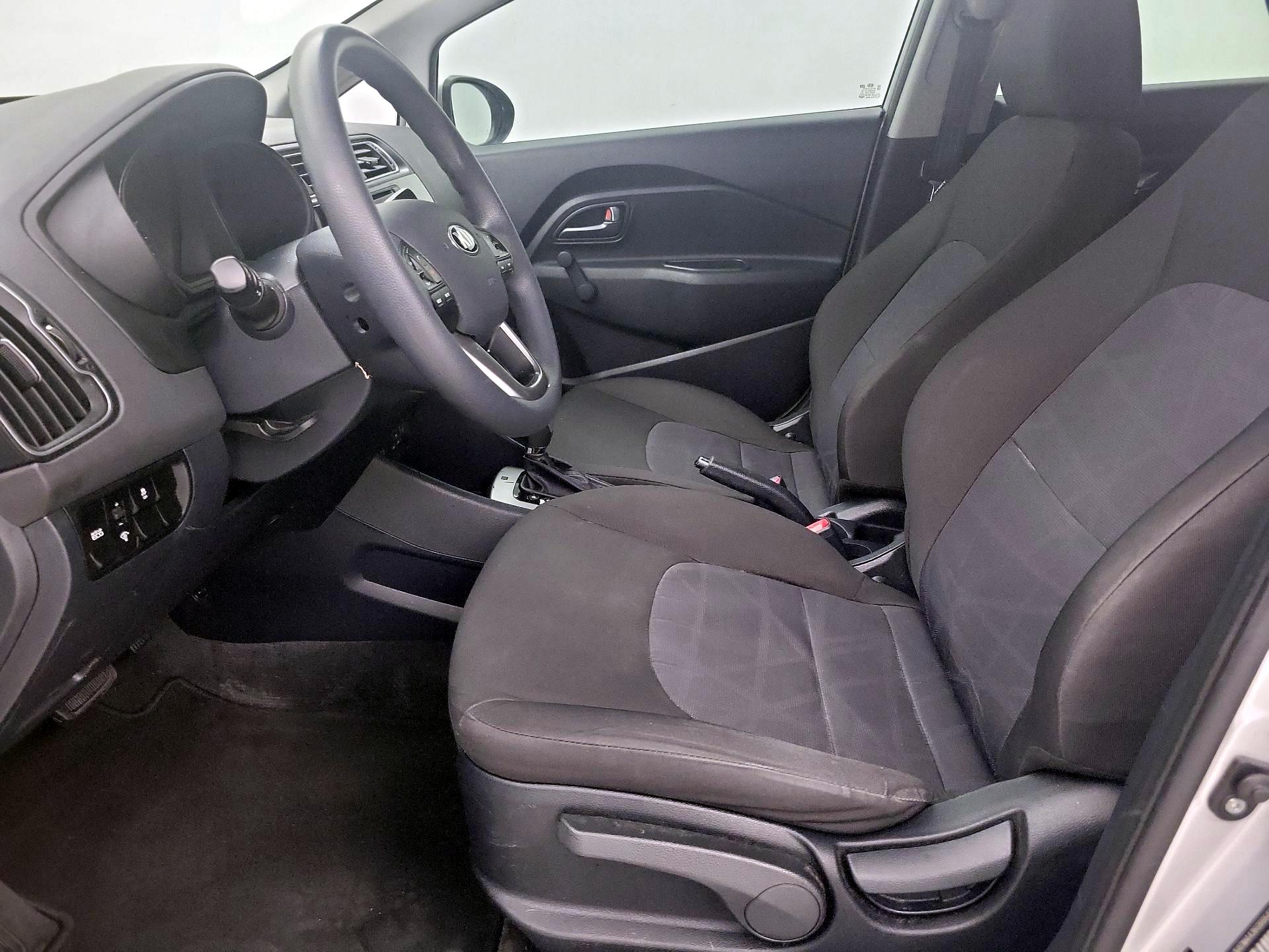 Thumbnail: 2016 Kia Rio - 11