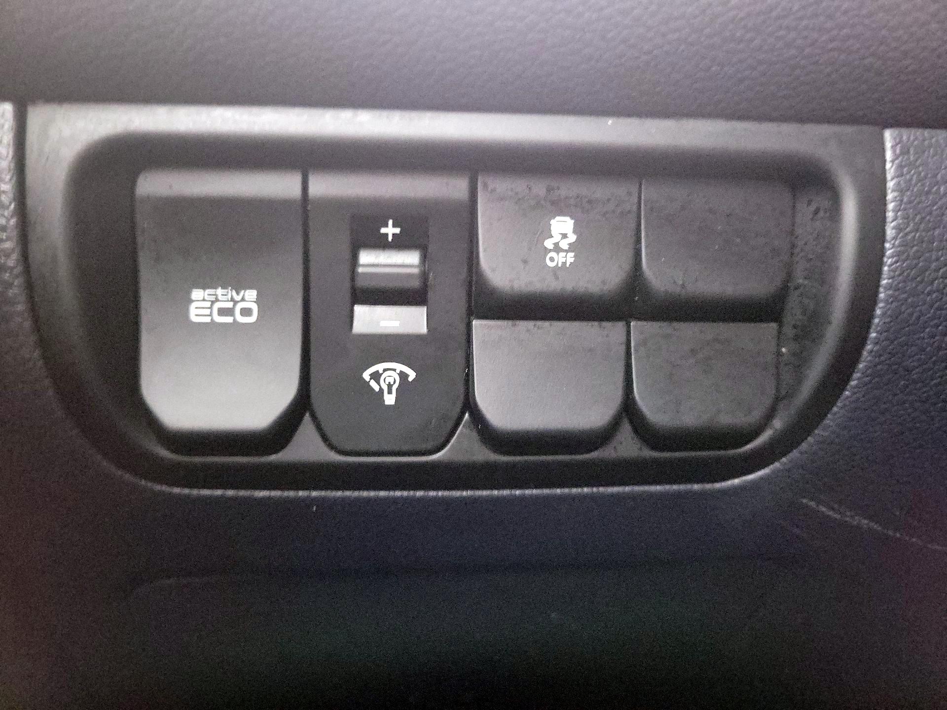 Thumbnail: 2016 Kia Rio - 13