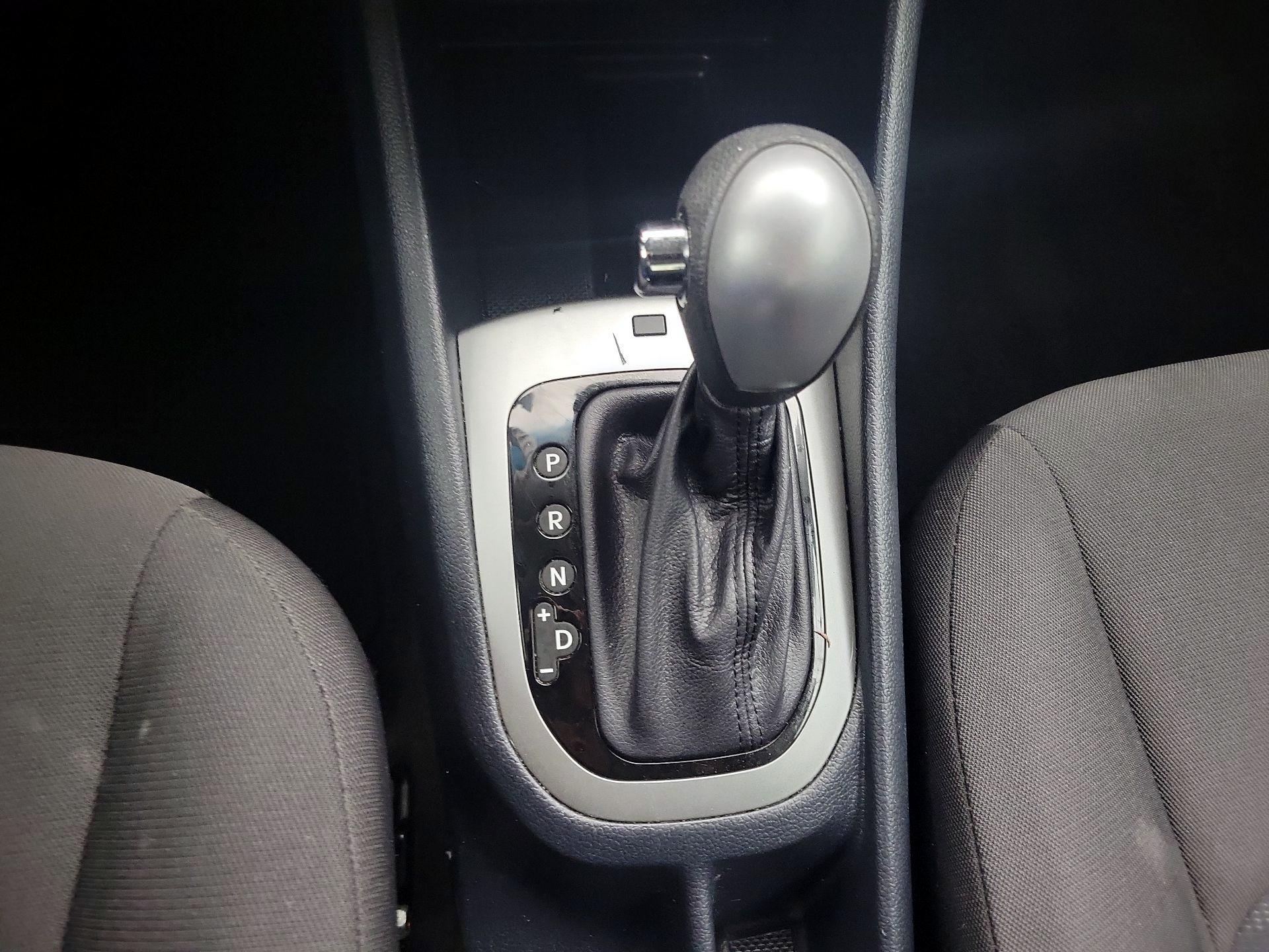 Thumbnail: 2016 Kia Rio - 16