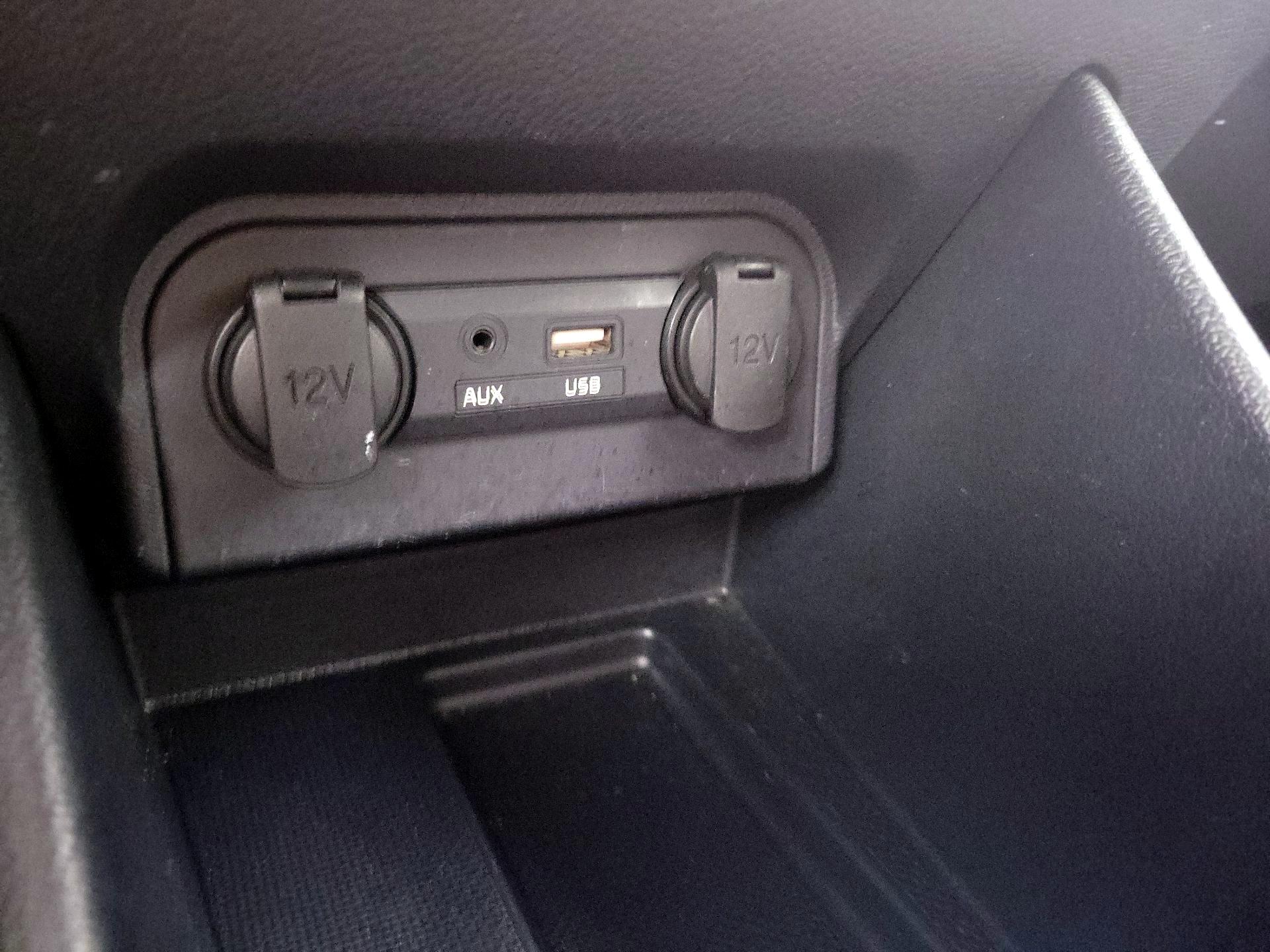 Thumbnail: 2016 Kia Rio - 17