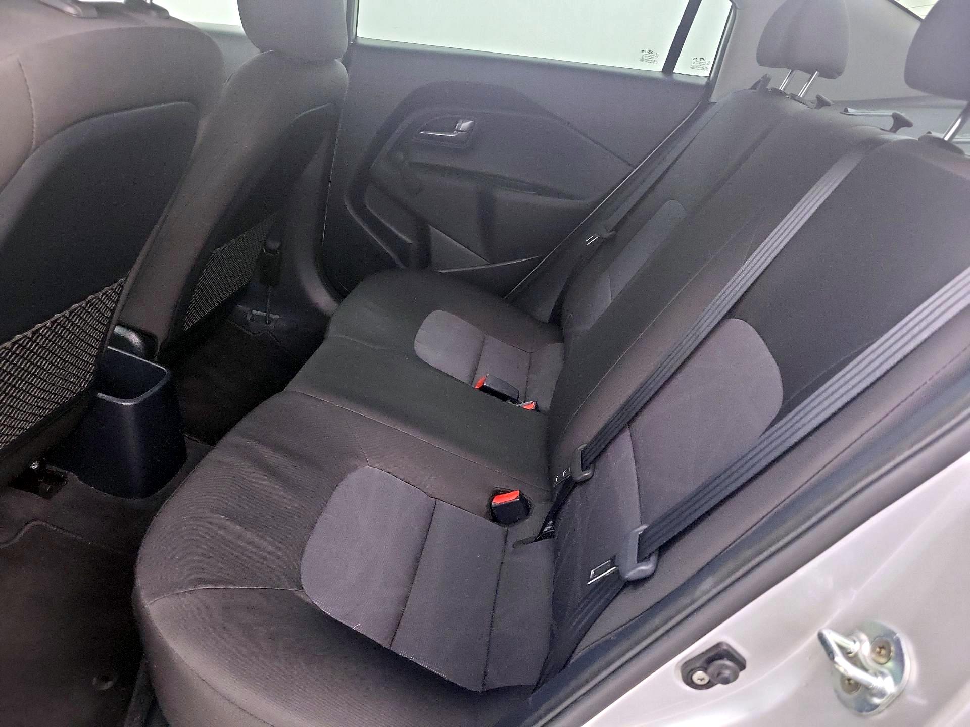 Thumbnail: 2016 Kia Rio - 18