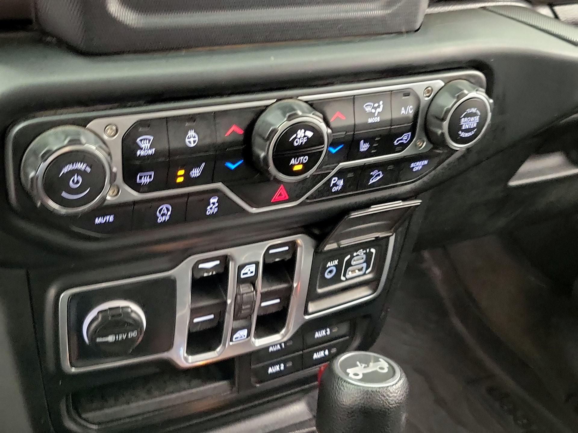 Thumbnail: 2018 Jeep Wrangler - 16