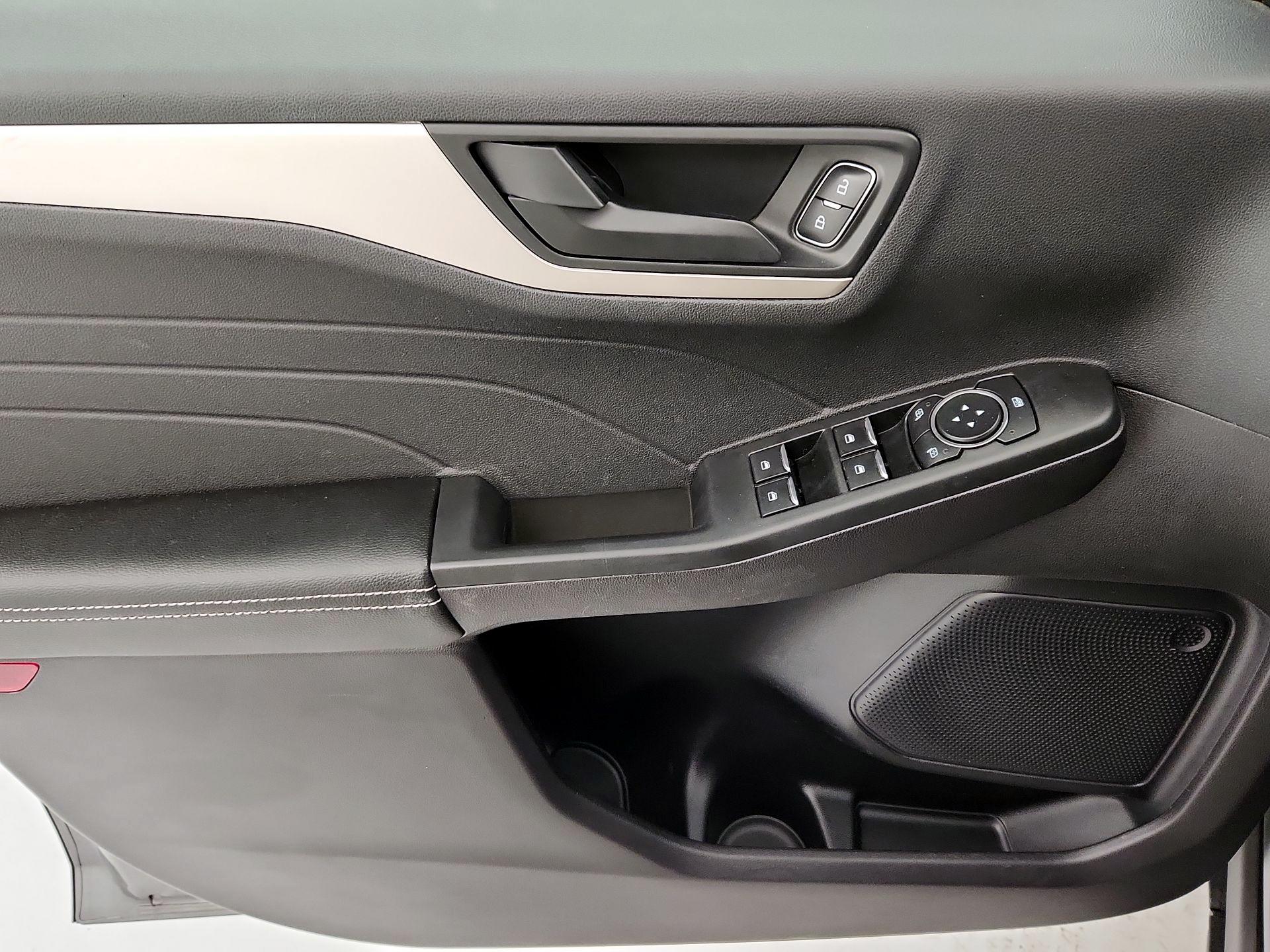 Thumbnail: 2022 Ford Escape - 12