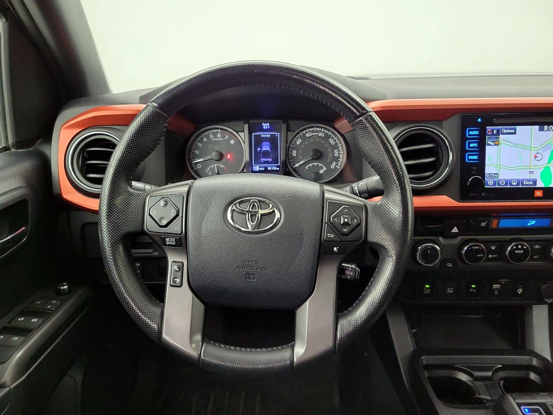 Thumbnail: 2016 Toyota Tacoma - 10