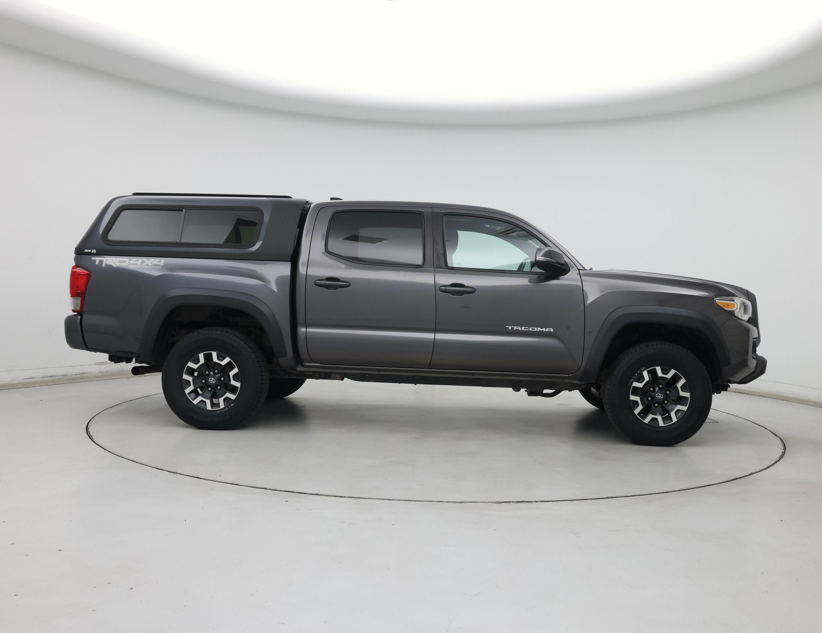 Thumbnail: 2016 Toyota Tacoma - 7