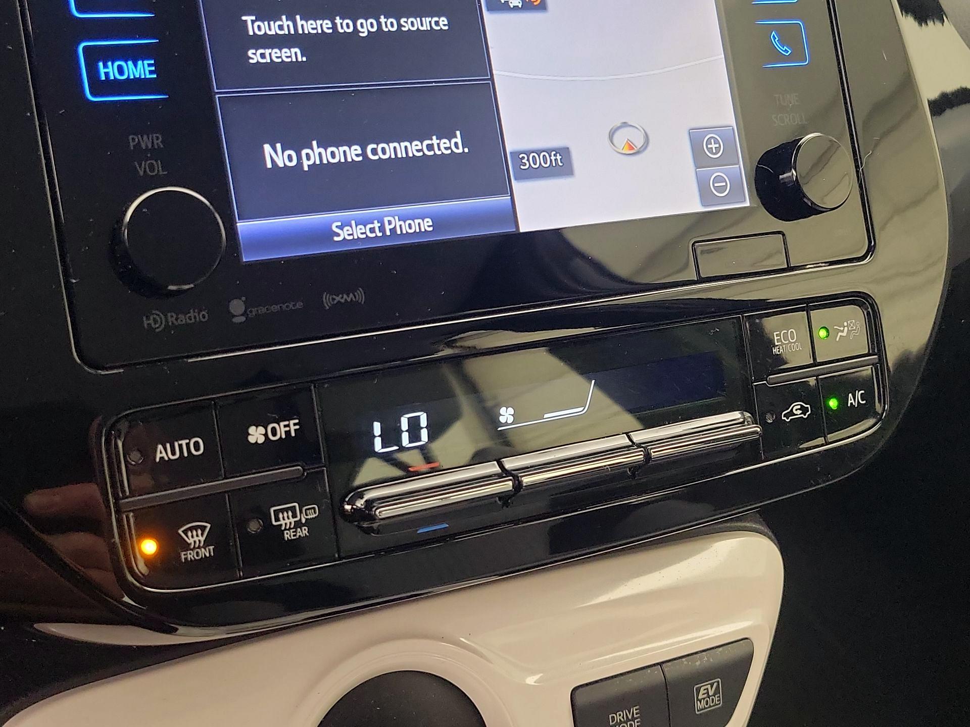 Thumbnail: 2017 Toyota Prius - 17