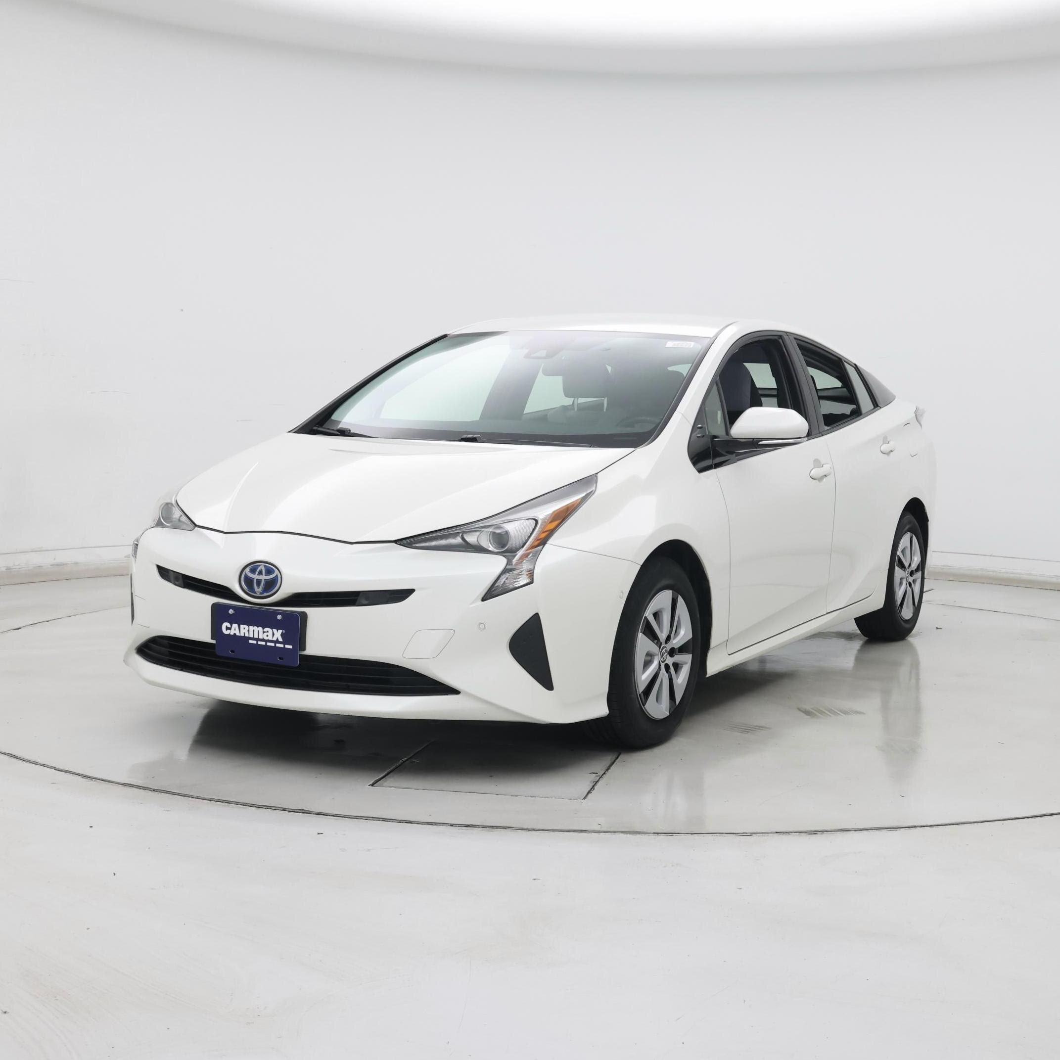 Thumbnail: 2017 Toyota Prius - 4