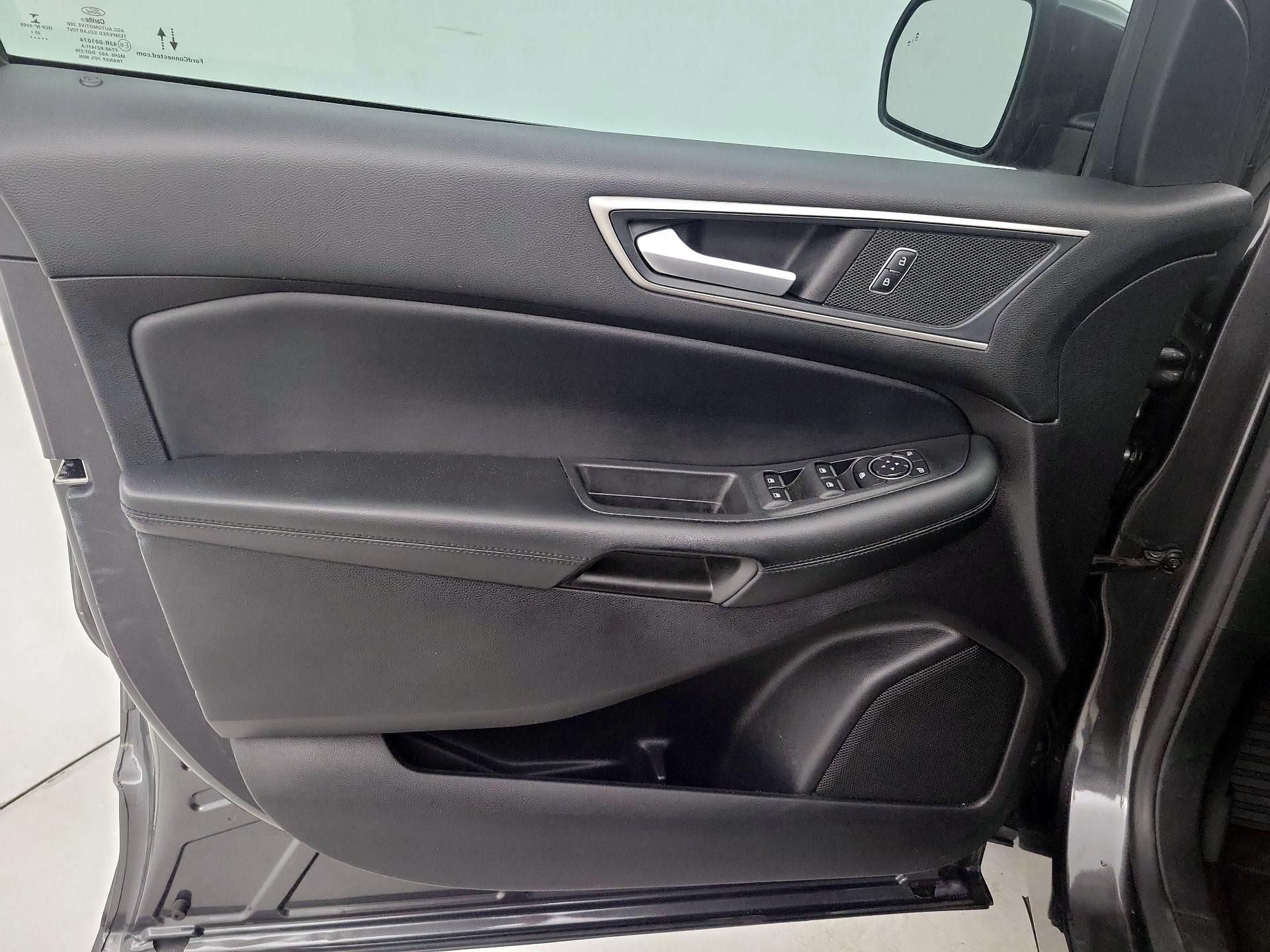 Thumbnail: 2020 Ford Edge - 12