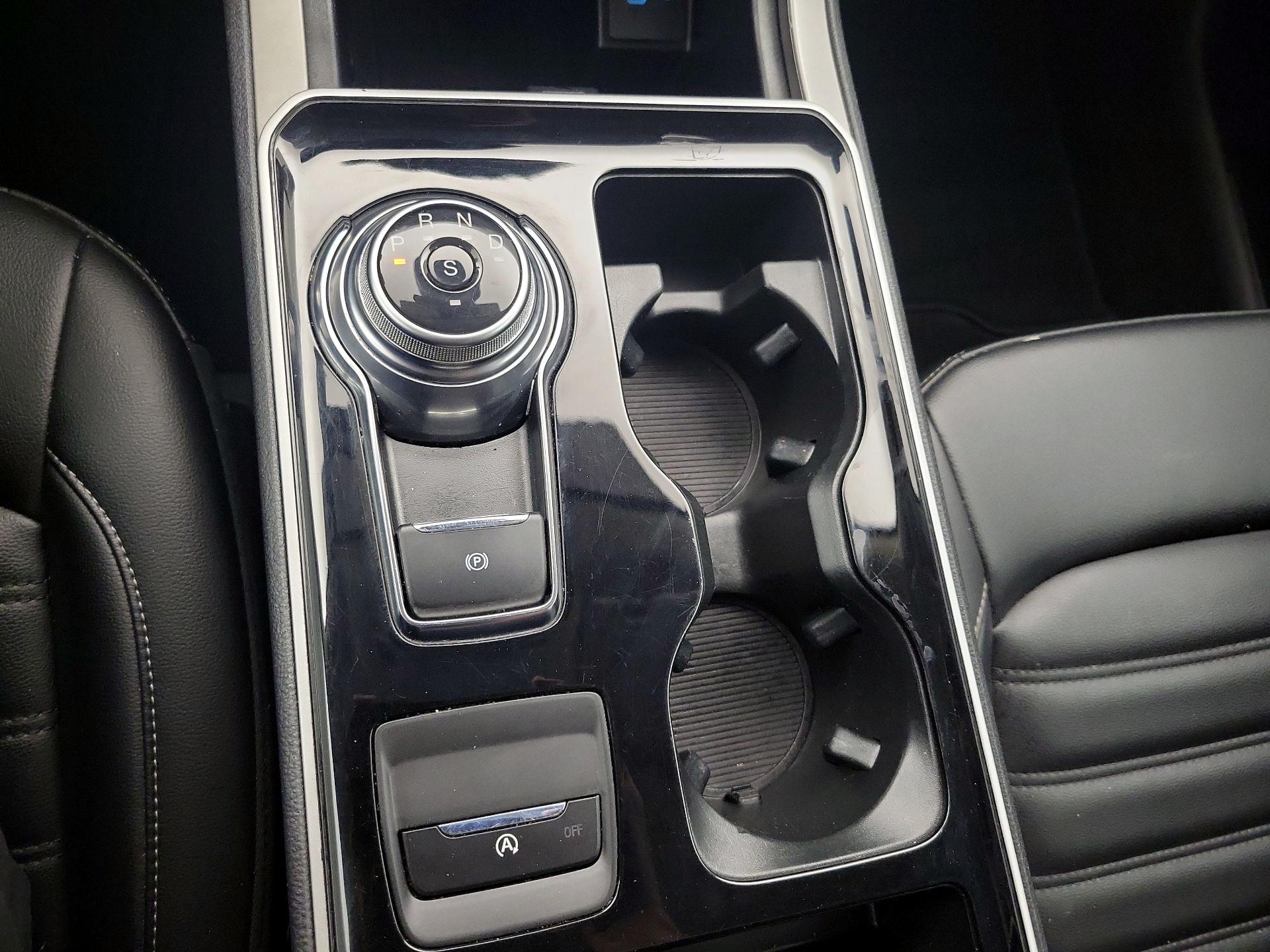 Thumbnail: 2020 Ford Edge - 18