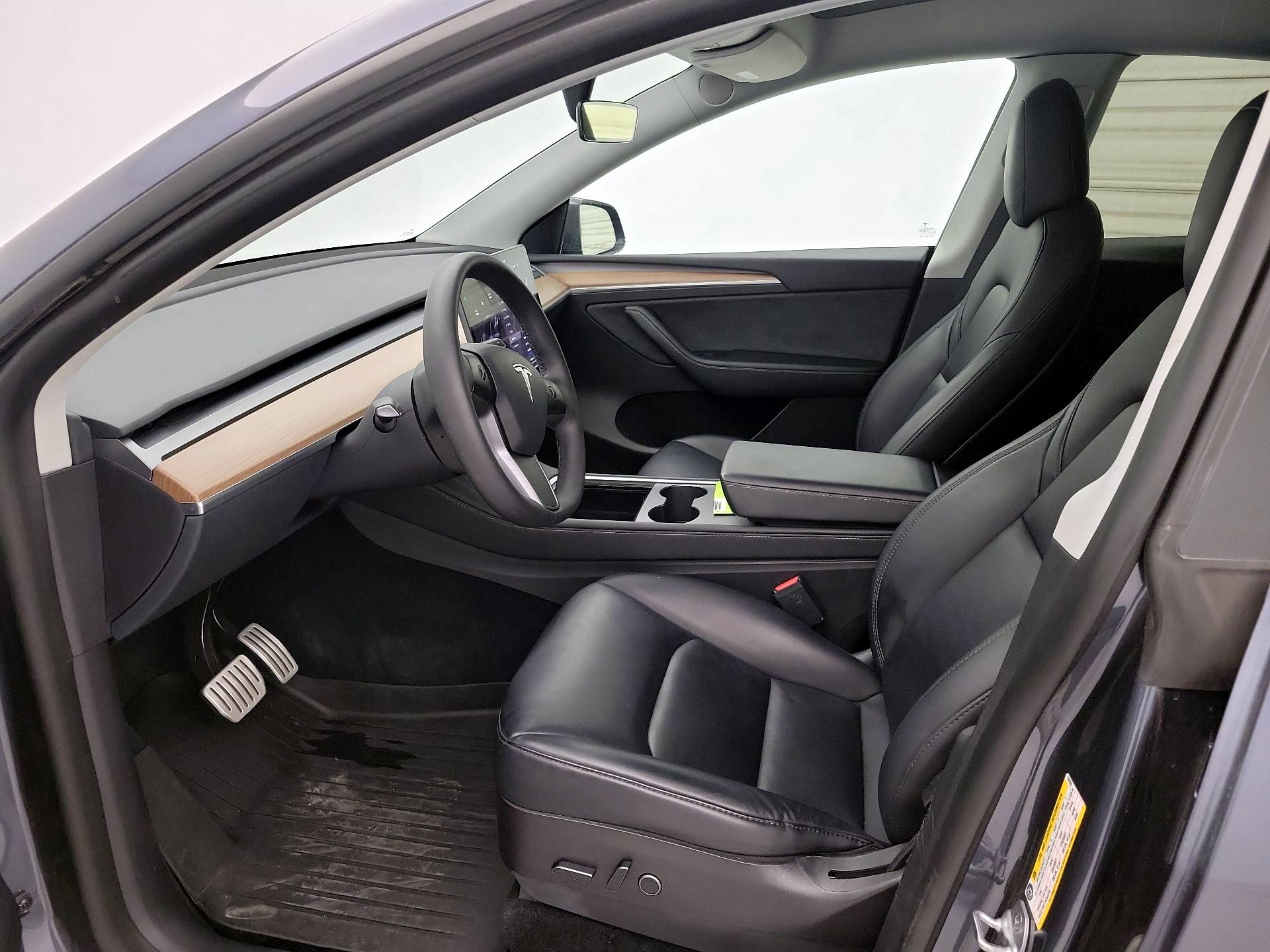 Thumbnail: 2023 Tesla Model Y - 11