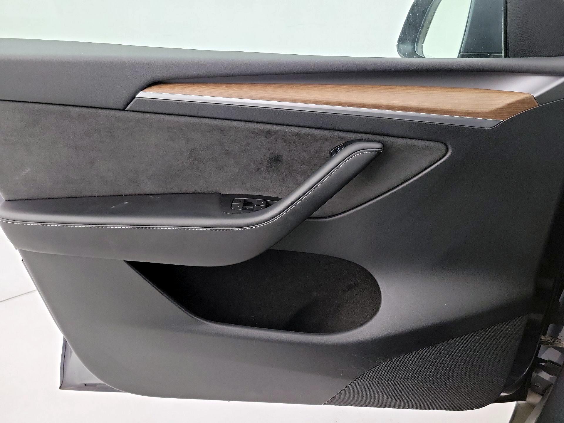 Thumbnail: 2023 Tesla Model Y - 12