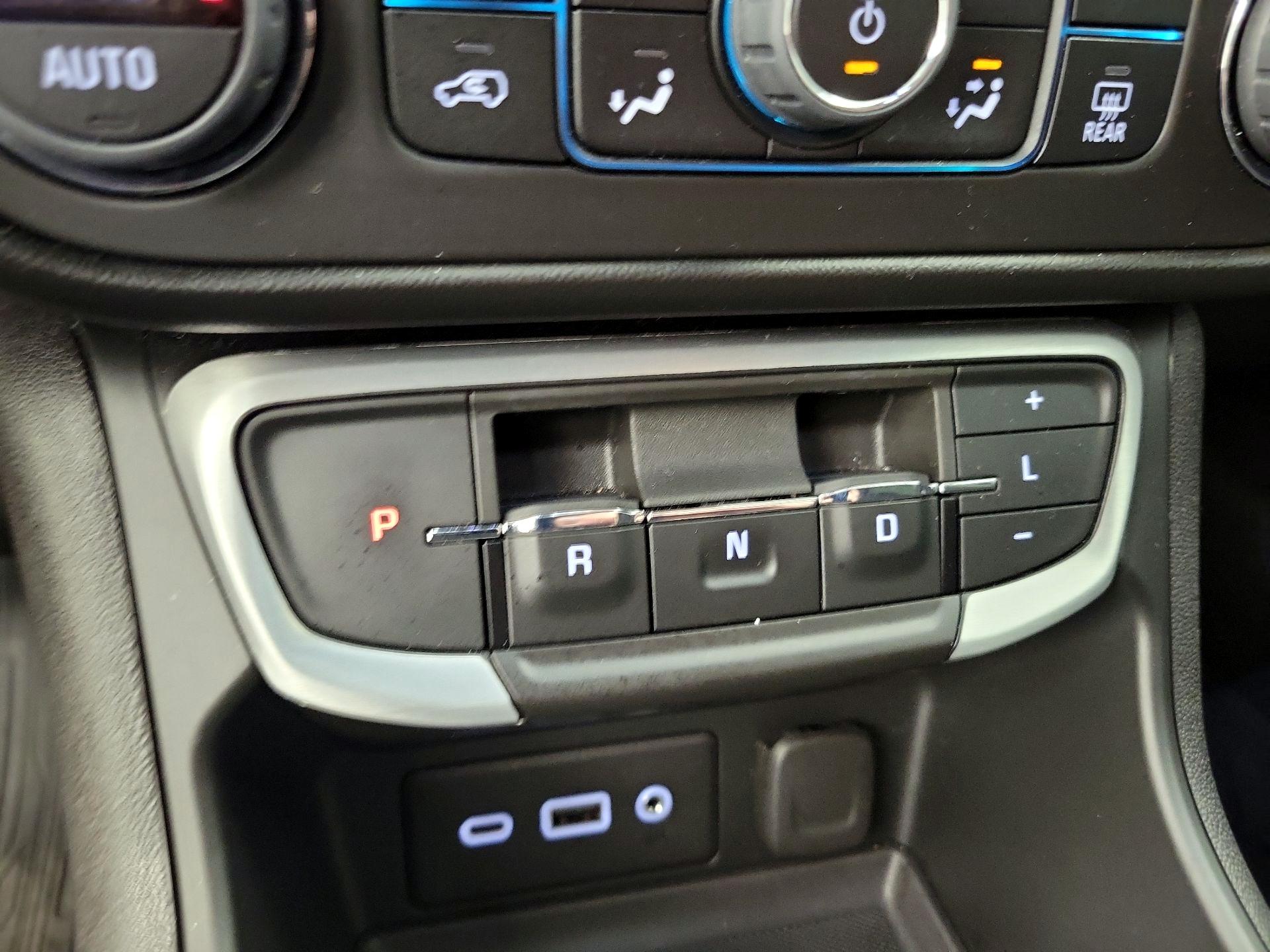 Thumbnail: 2022 GMC Terrain - 17