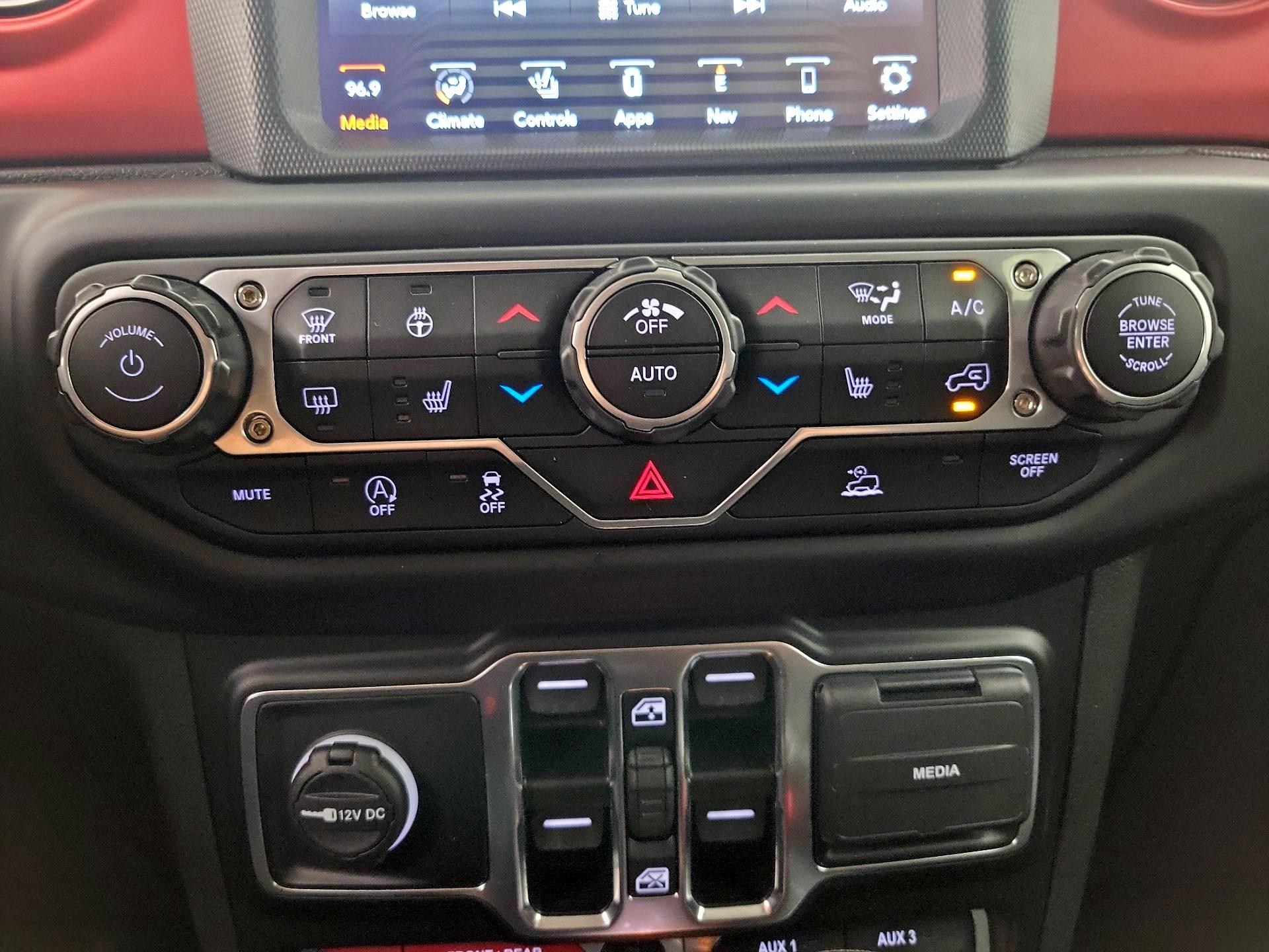 Thumbnail: 2022 Jeep Wrangler - 16