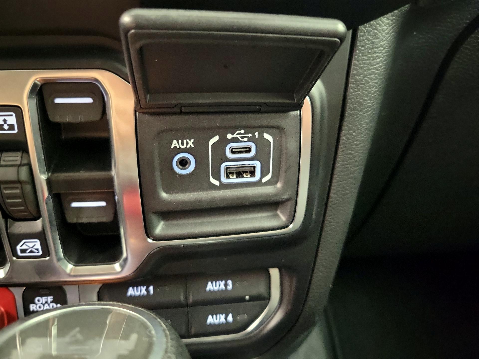 Thumbnail: 2022 Jeep Wrangler - 18