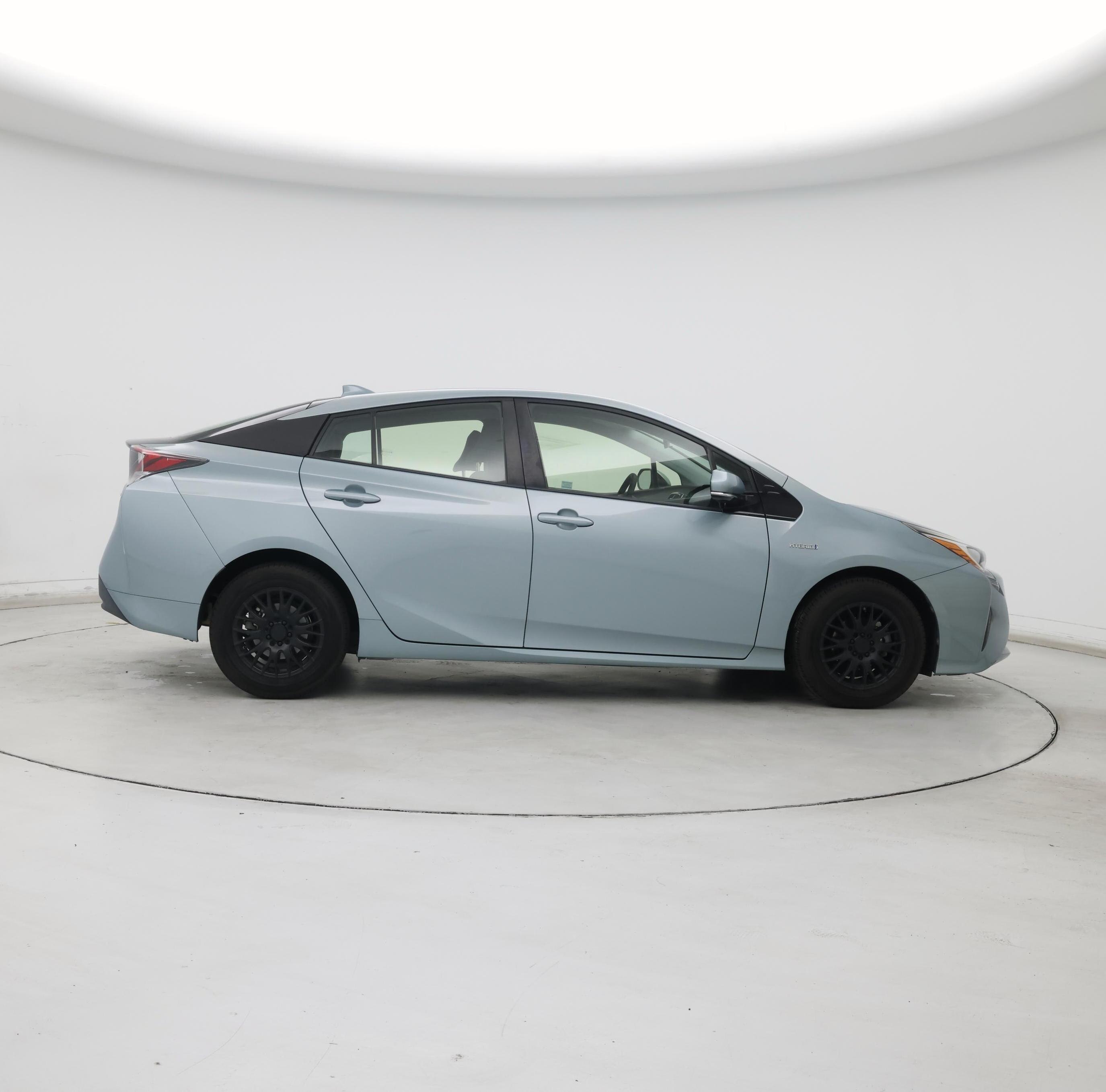 Thumbnail: 2016 Toyota Prius - 7