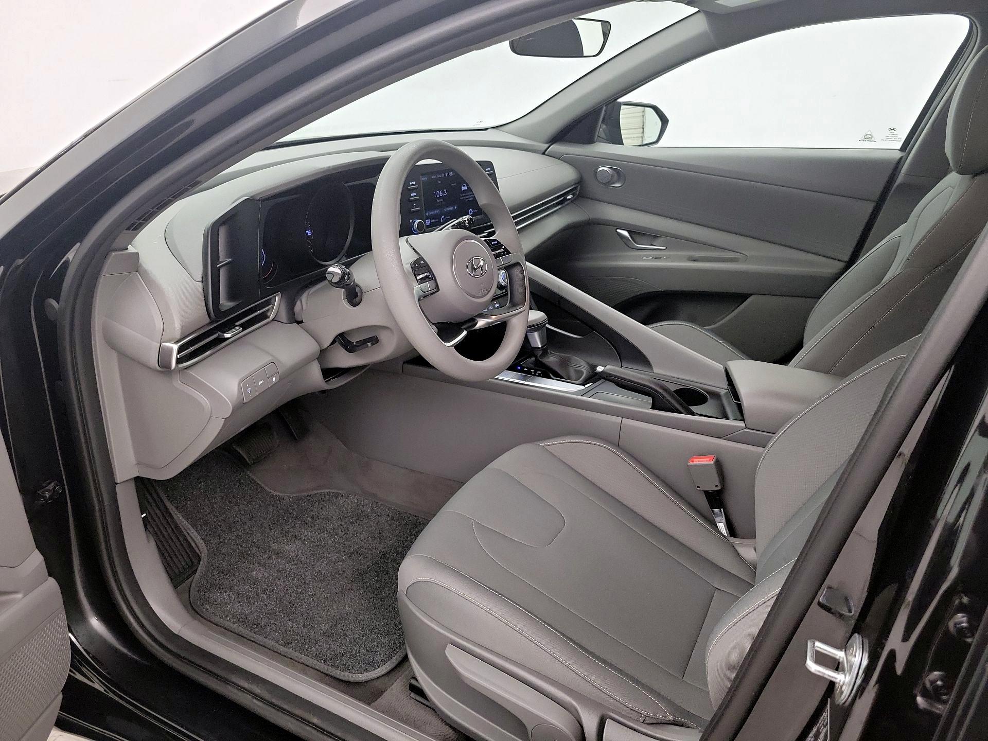 Thumbnail: 2022 Hyundai Elantra - 11