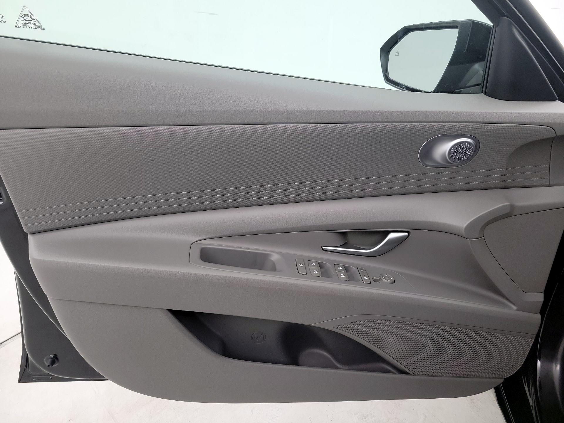 Thumbnail: 2022 Hyundai Elantra - 12