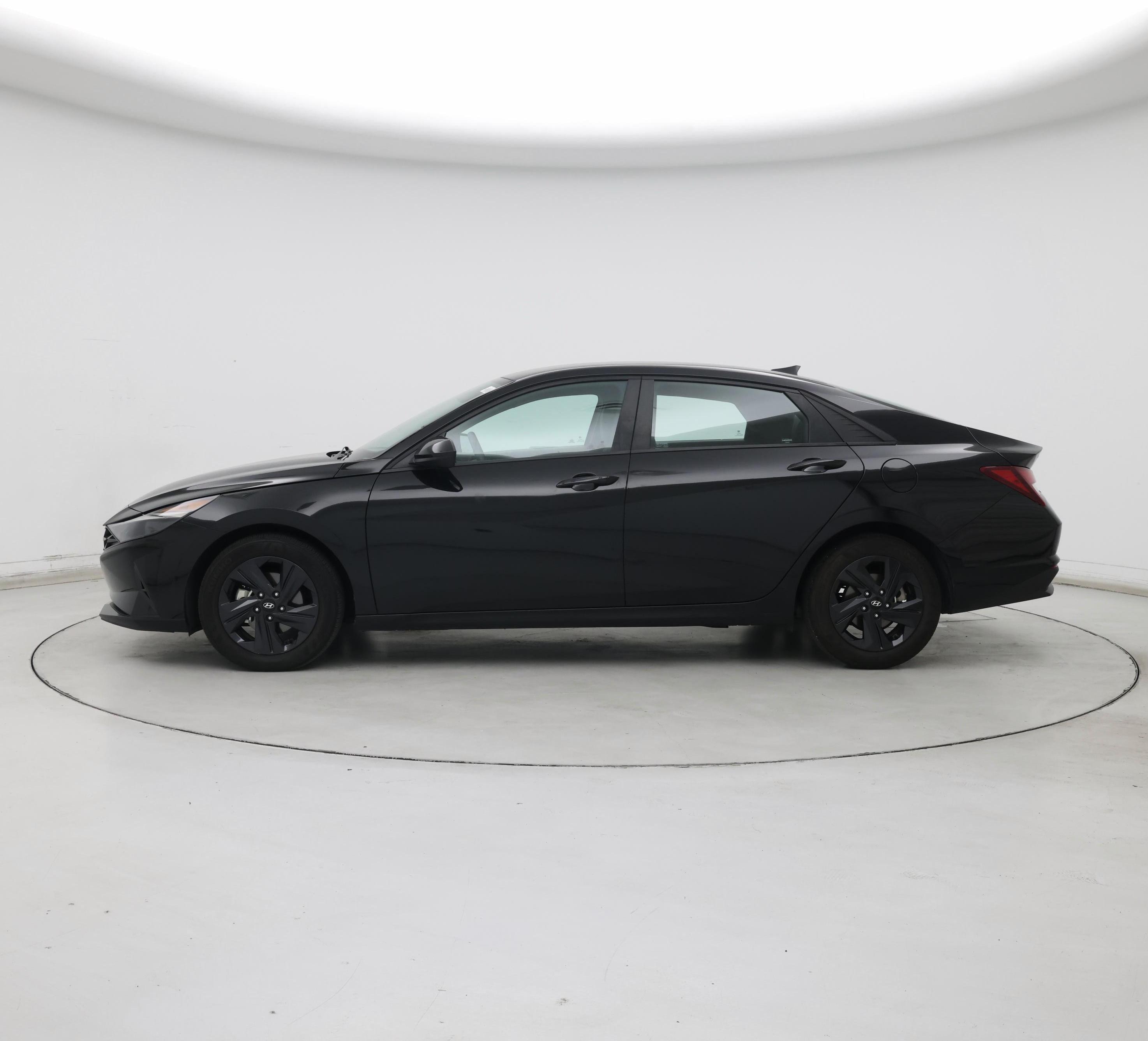 Thumbnail: 2022 Hyundai Elantra - 3