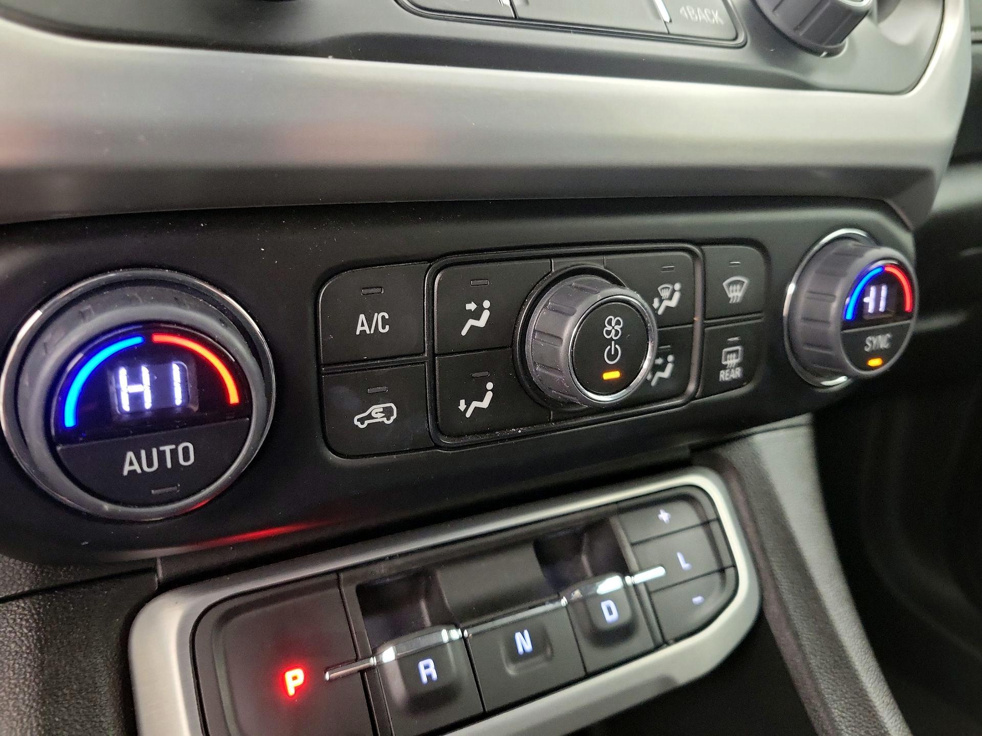 Thumbnail: 2023 GMC Acadia - 17