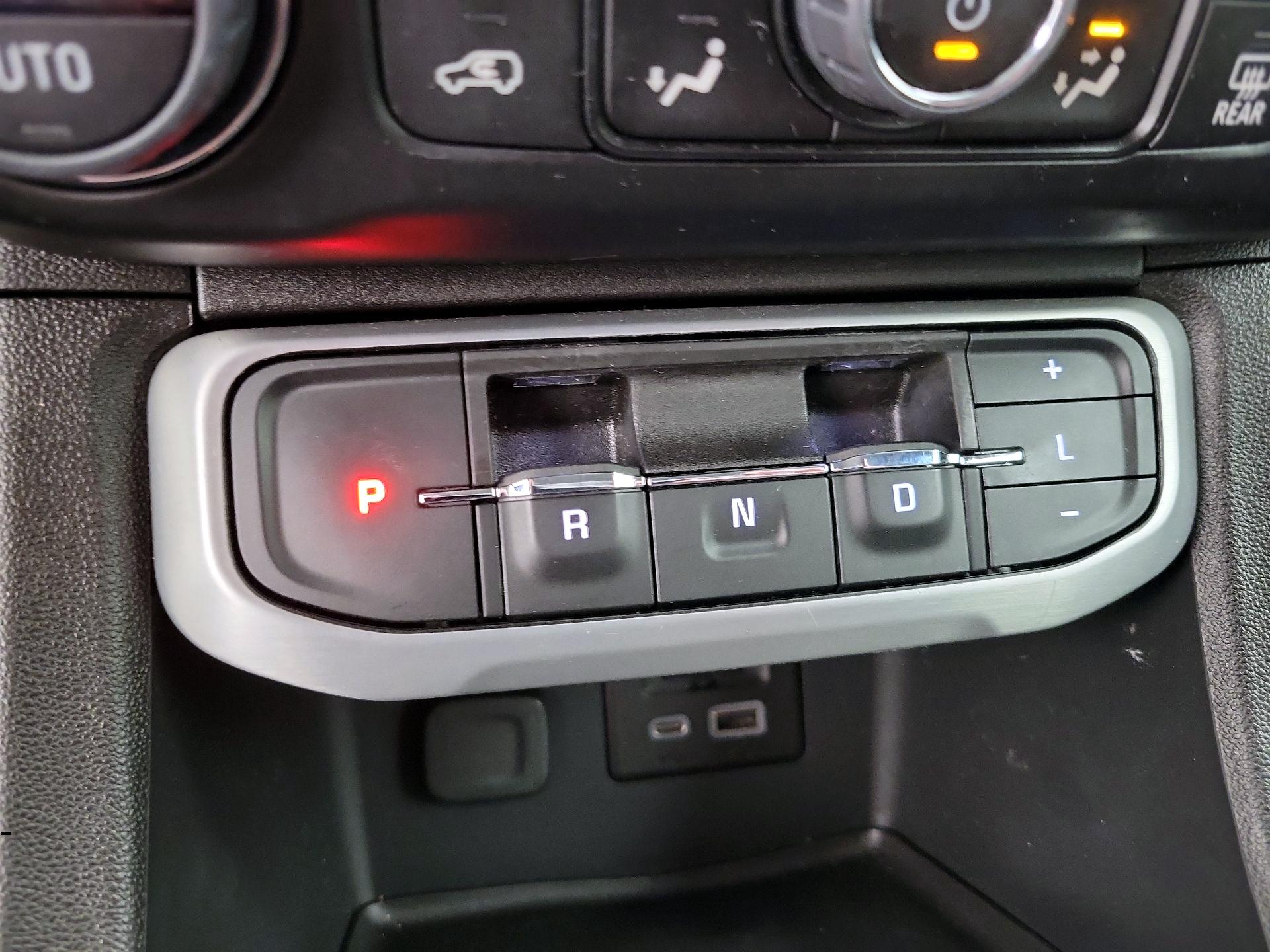 Thumbnail: 2023 GMC Acadia - 18