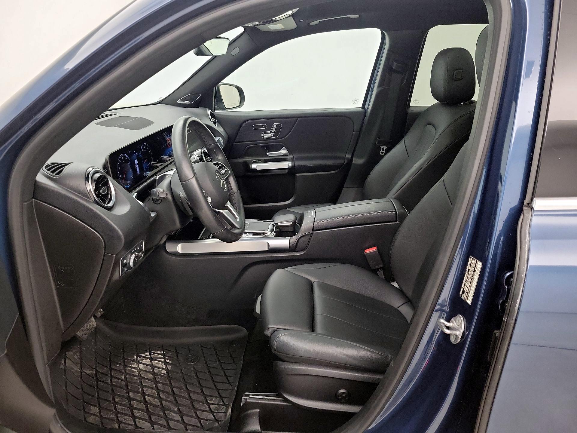 Thumbnail: 2020 Mercedes-Benz GLB - 11