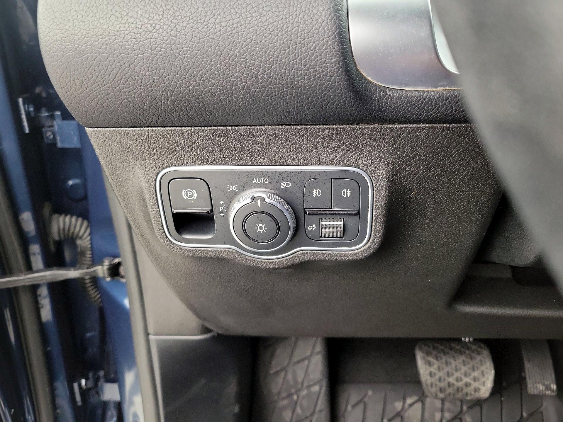 Thumbnail: 2020 Mercedes-Benz GLB - 13