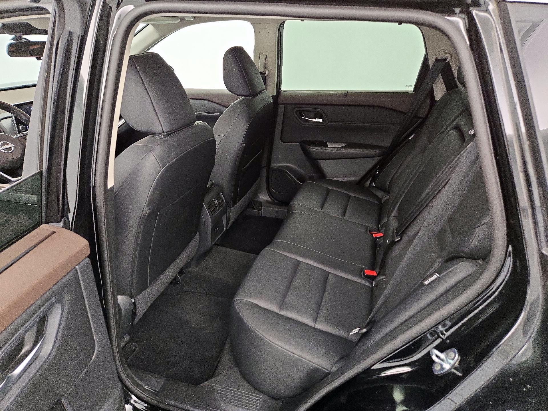 Thumbnail: 2023 Nissan Rogue - 20