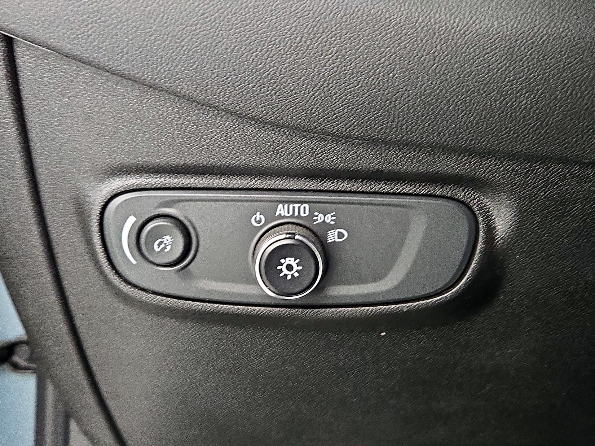 Thumbnail: 2022 Chevrolet Equinox - 13