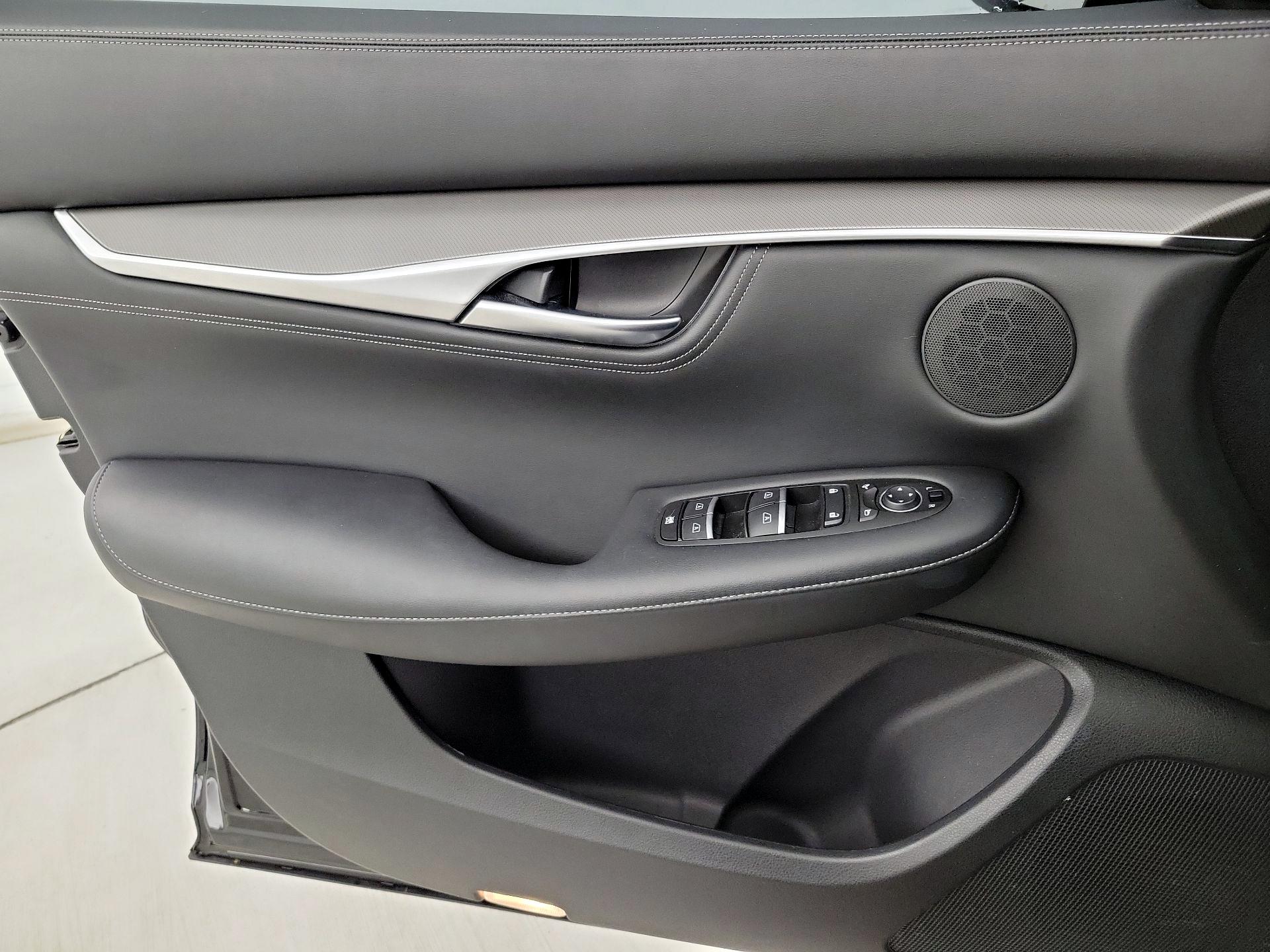 Thumbnail: 2023 INFINITI QX55 - 12