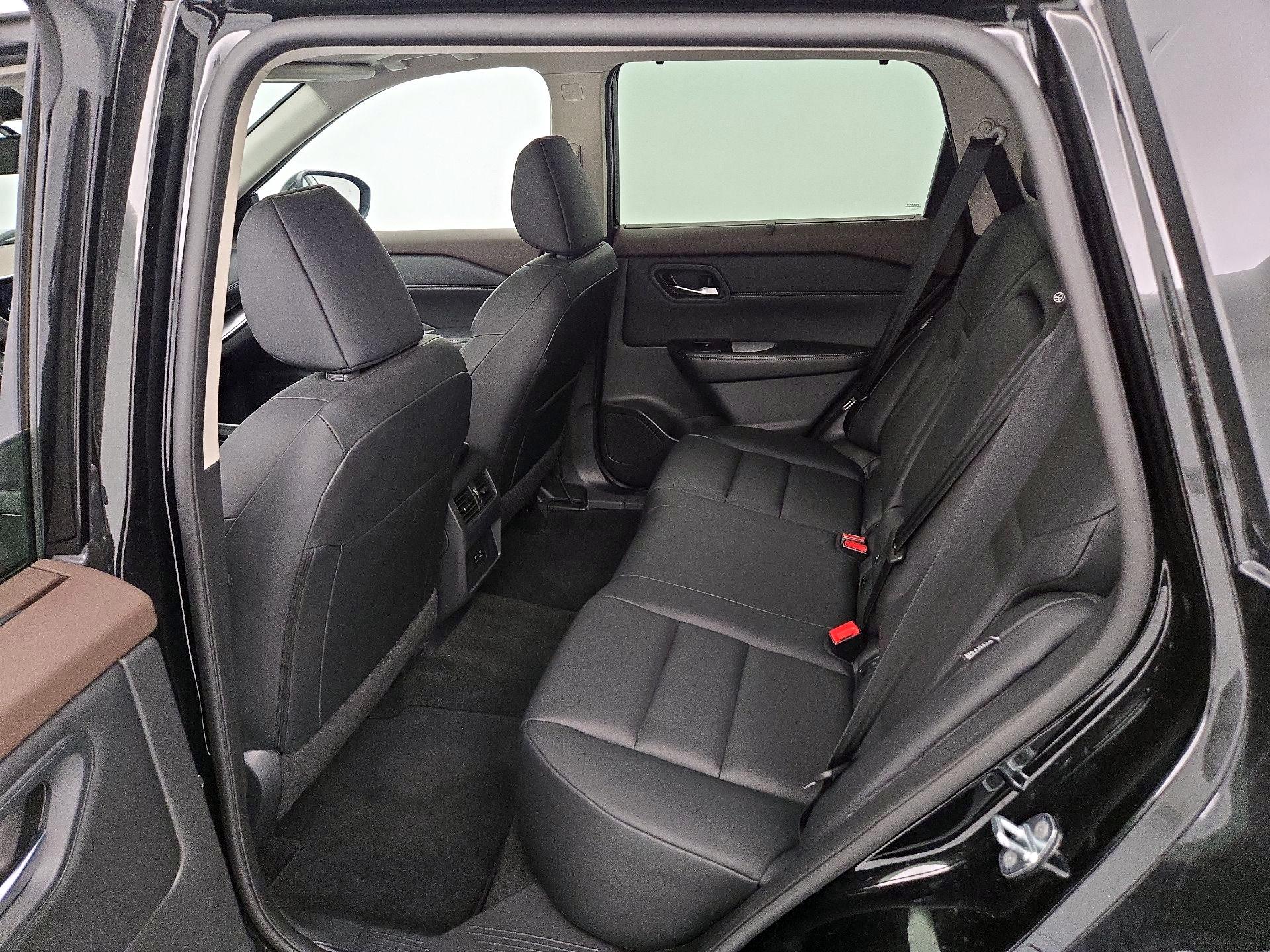 Thumbnail: 2023 Nissan Rogue - 20