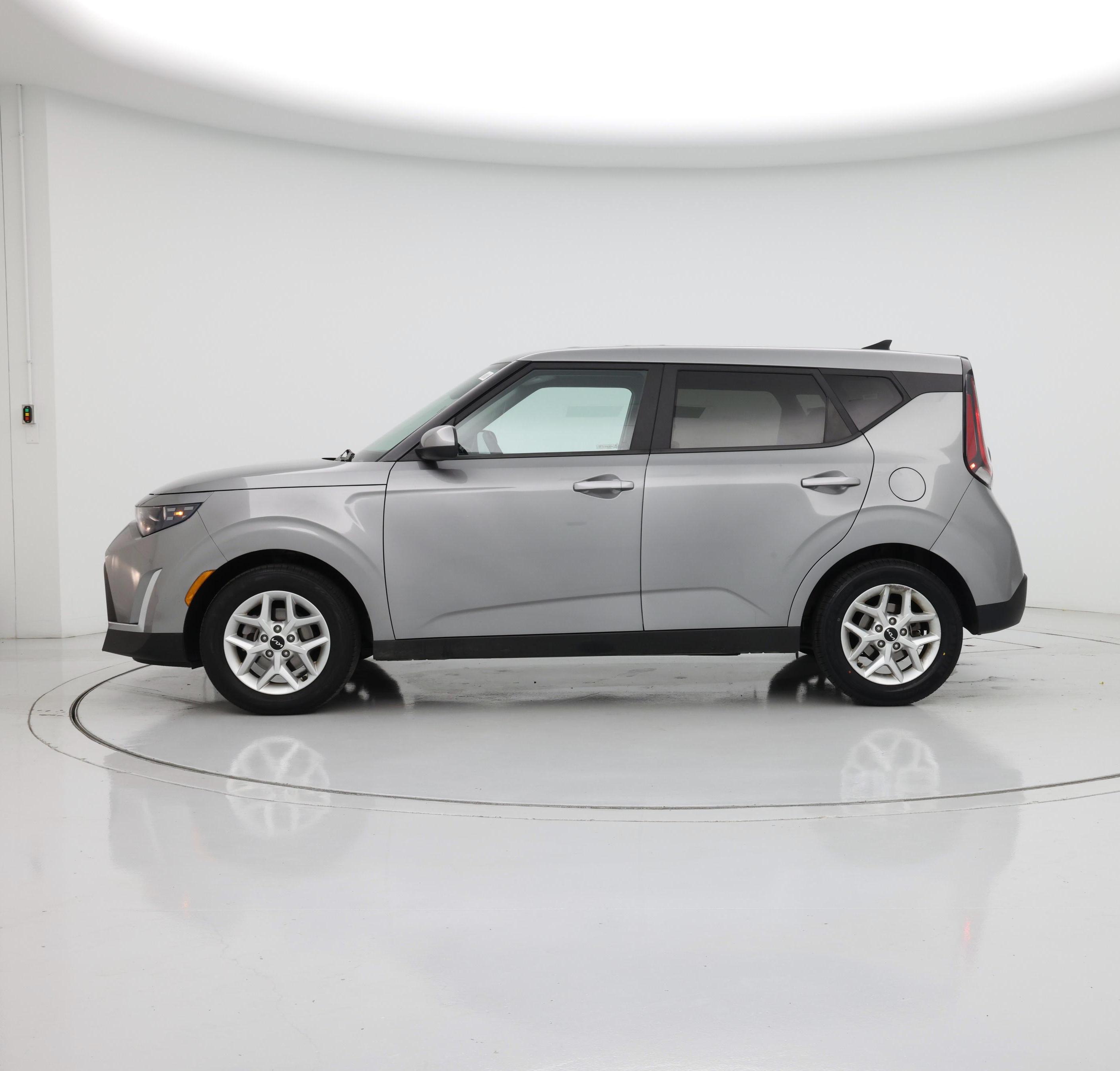 Thumbnail: 2023 Kia Soul - 3