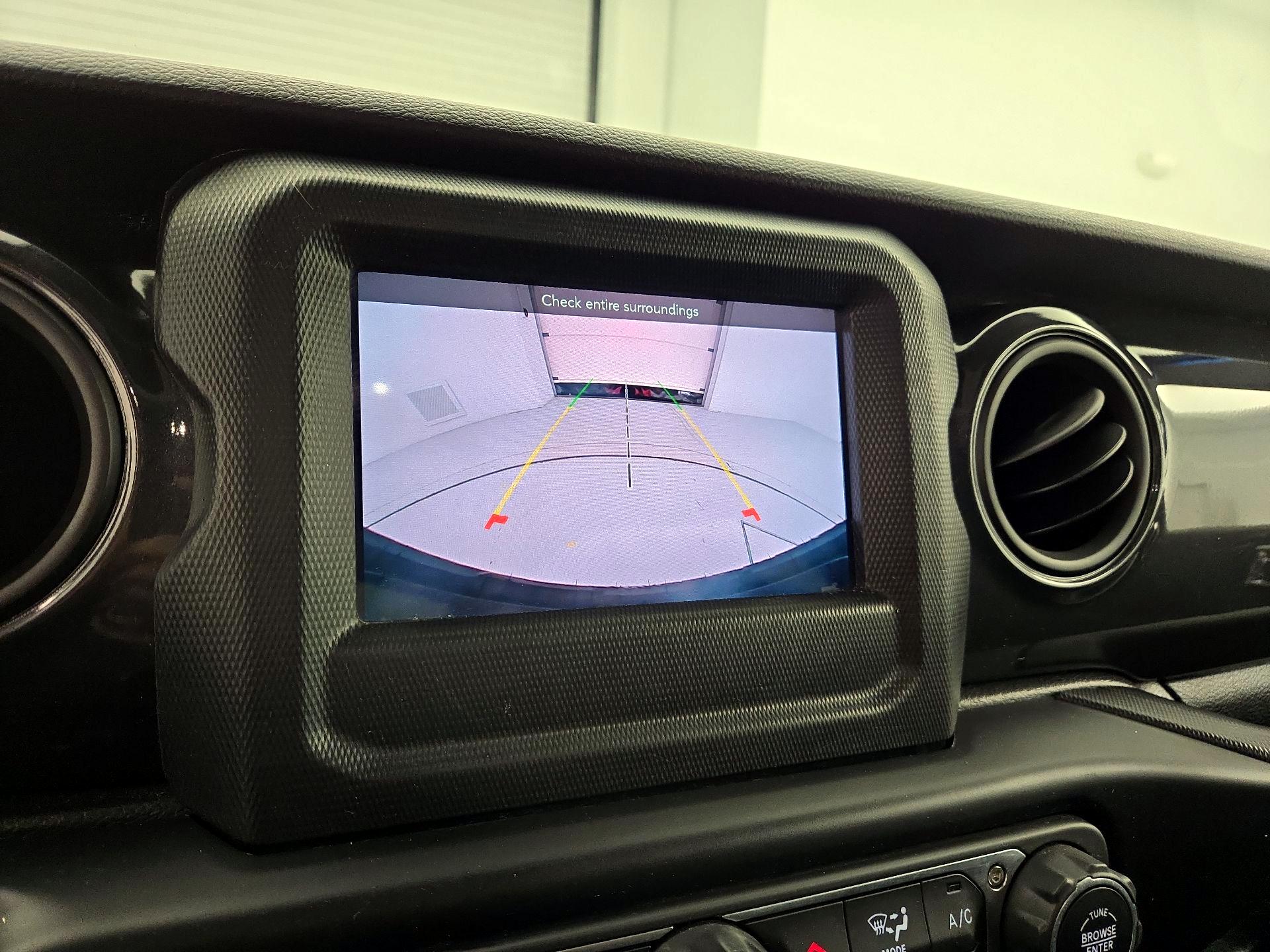 Thumbnail: 2022 Jeep Wrangler - 14