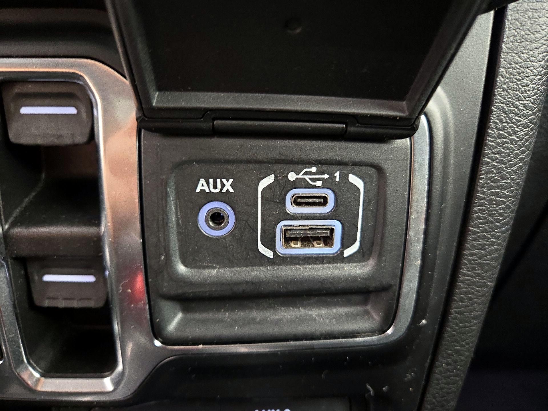 Thumbnail: 2022 Jeep Wrangler - 18