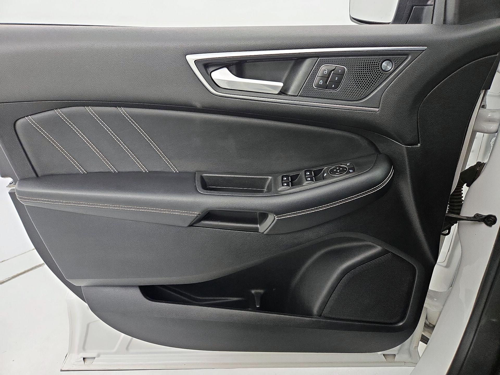 Thumbnail: 2022 Ford Edge - 12