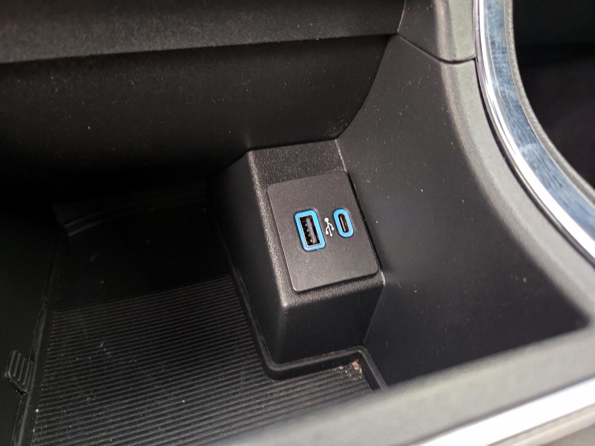 Thumbnail: 2022 Ford Edge - 18