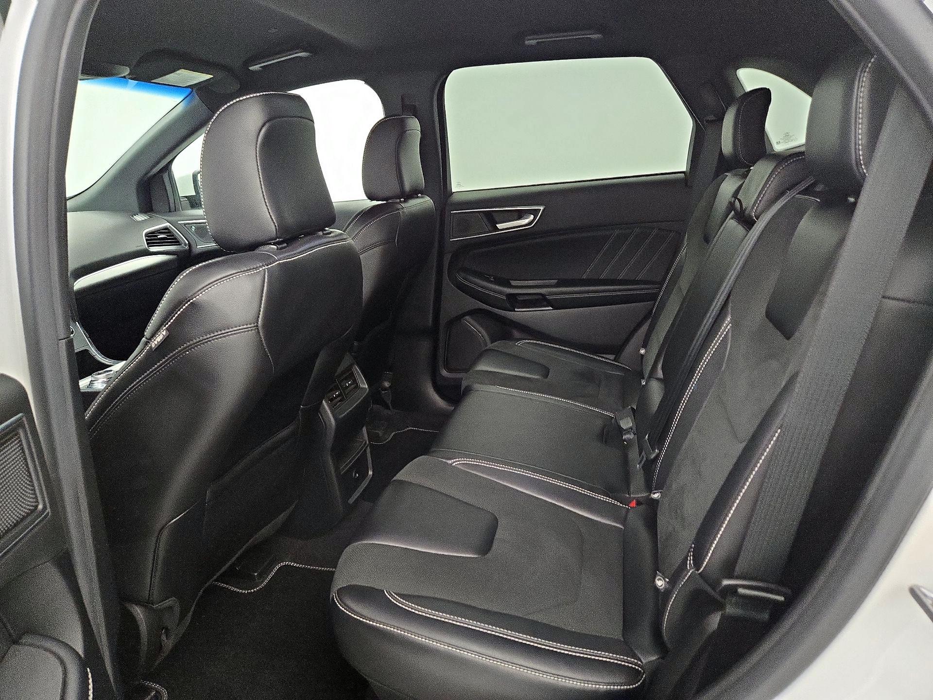 Thumbnail: 2022 Ford Edge - 19