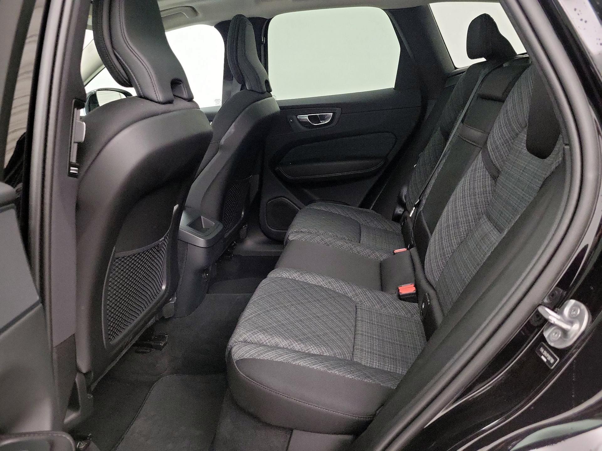 Thumbnail: 2023 Volvo XC60 - 18