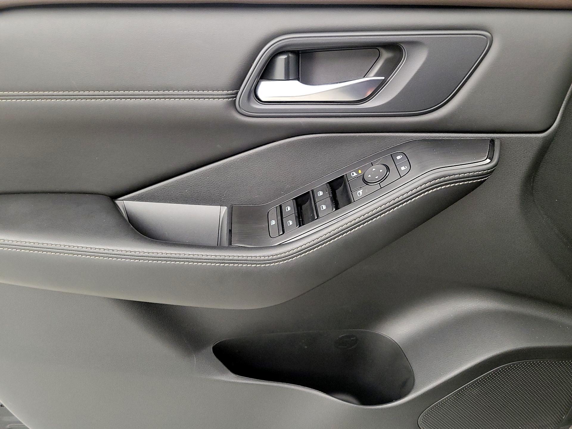 Thumbnail: 2022 Nissan Rogue - 12