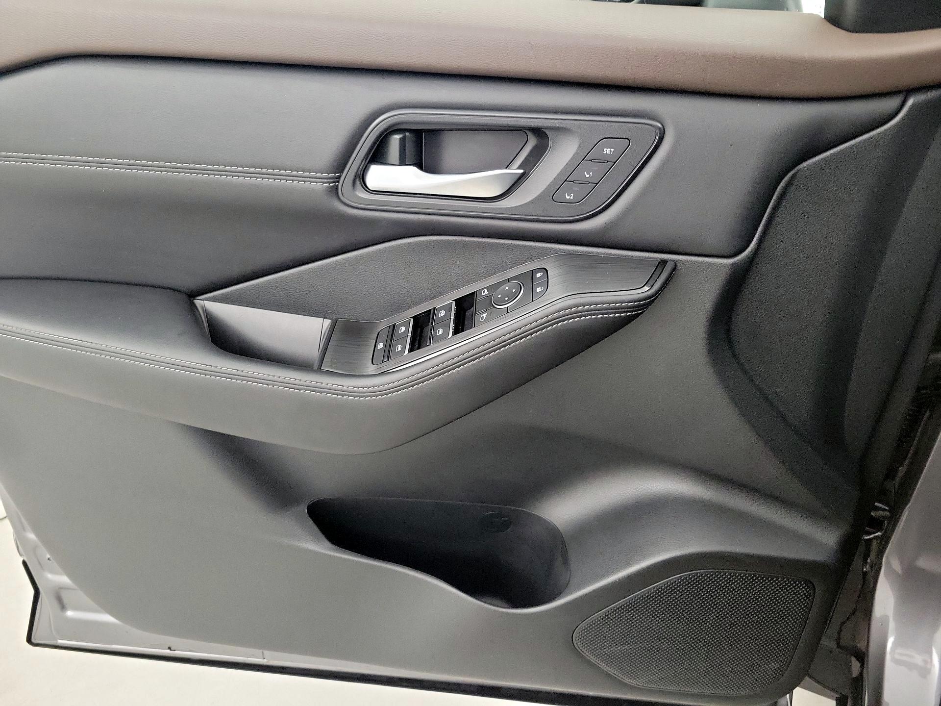 Thumbnail: 2023 Nissan Rogue - 12