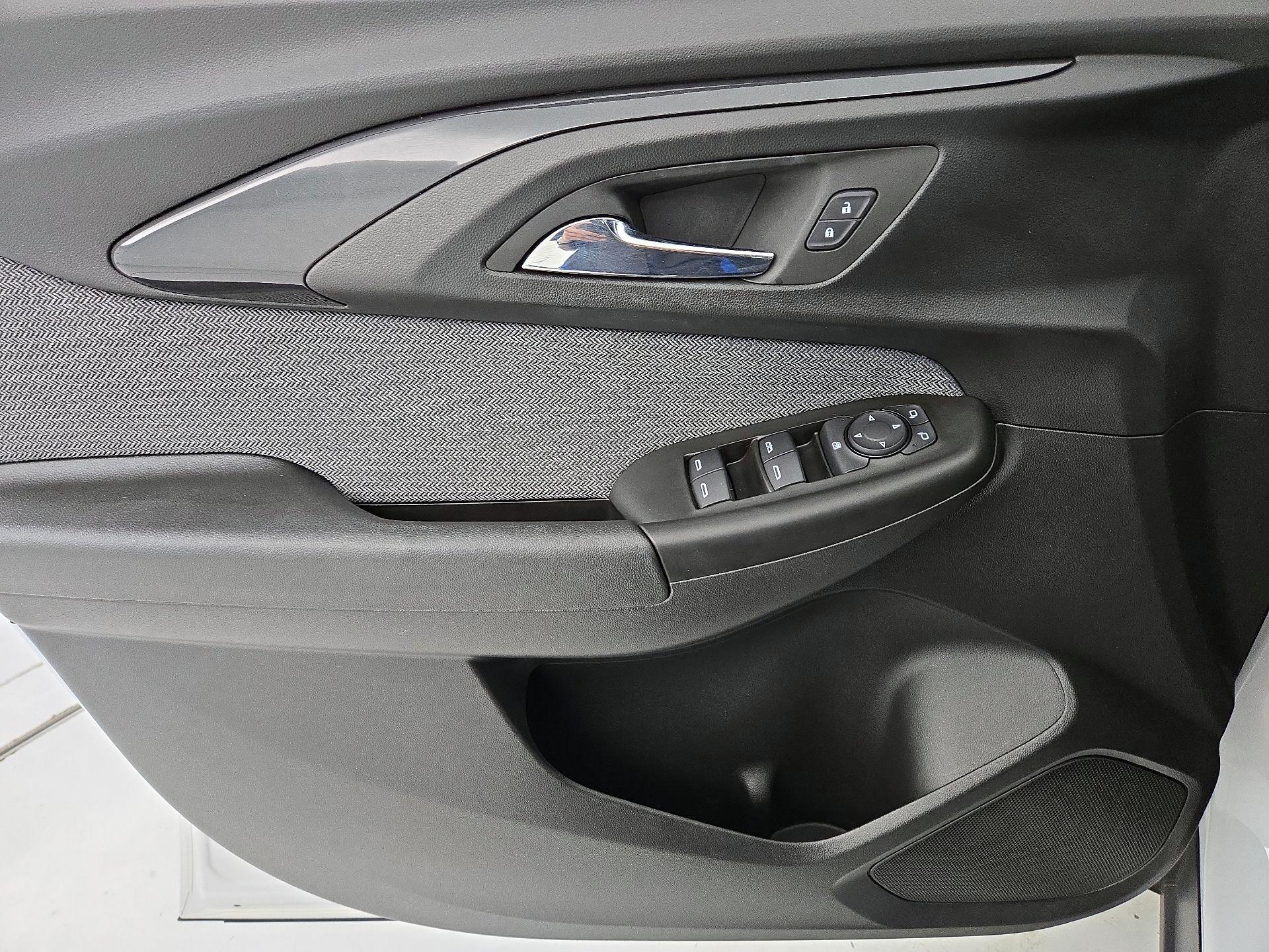 Thumbnail: 2021 Chevrolet TrailBlazer - 12