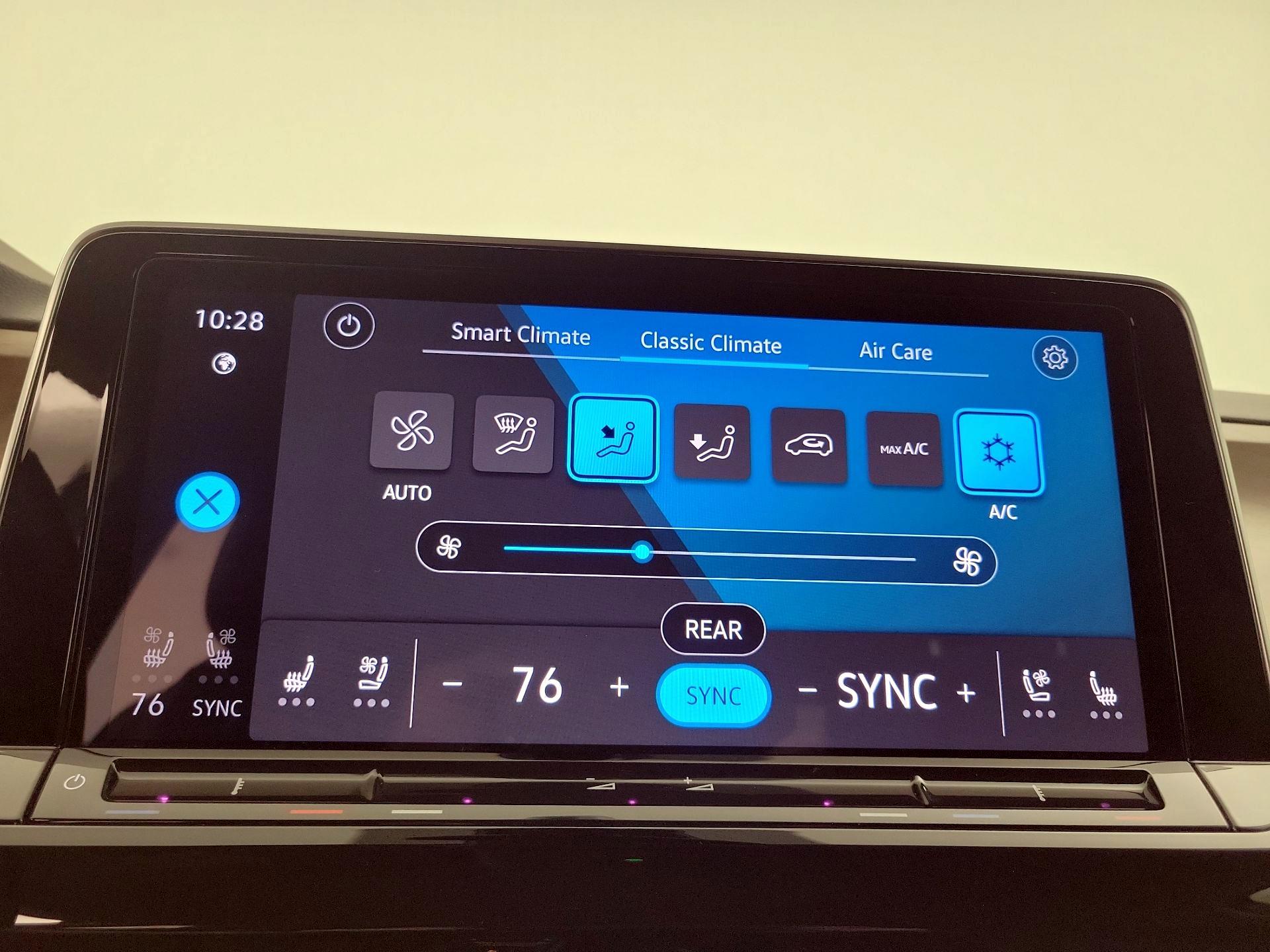 Thumbnail: 2024 Volkswagen Atlas - 16