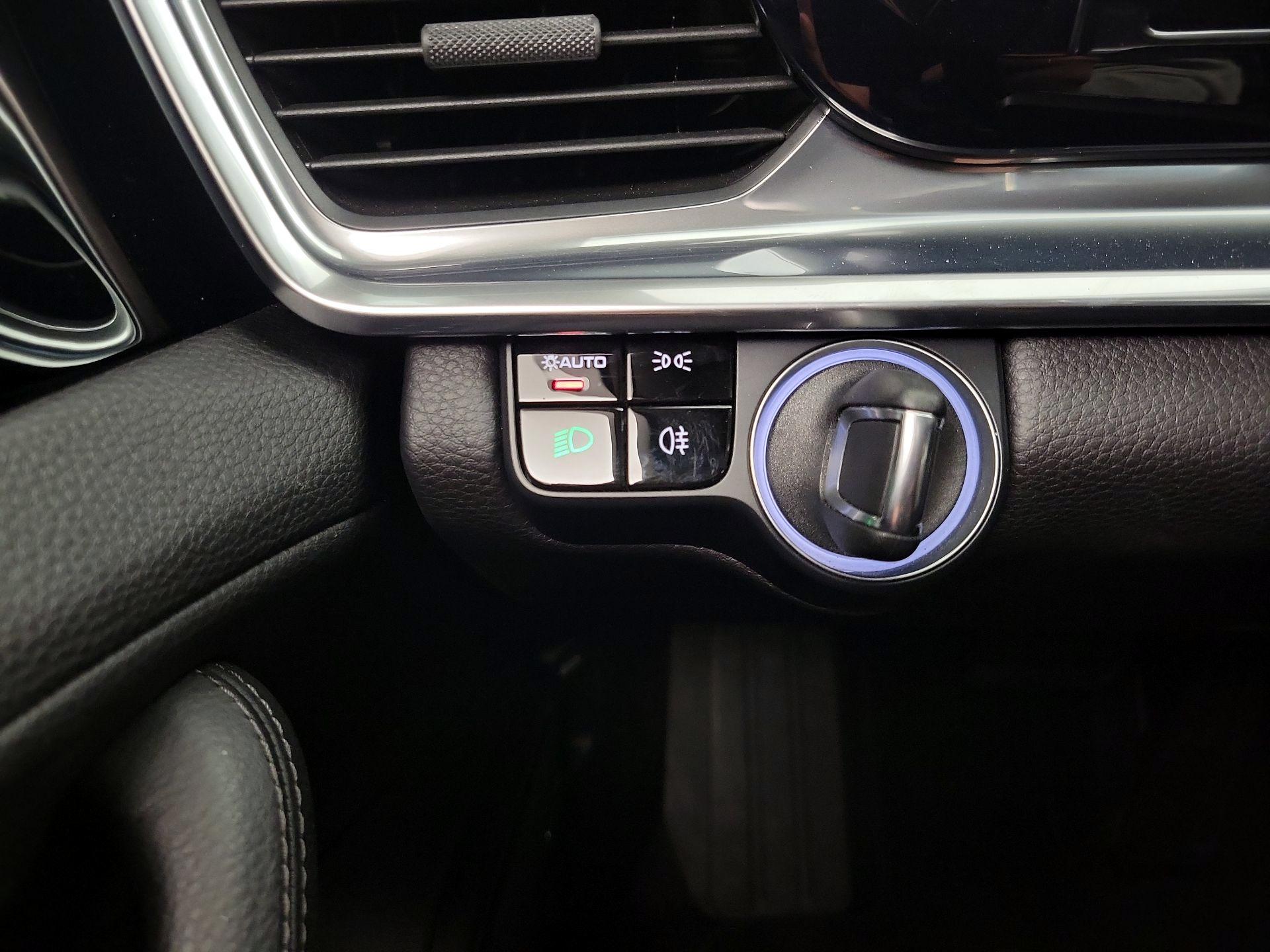 Thumbnail: 2021 Porsche Panamera - 13