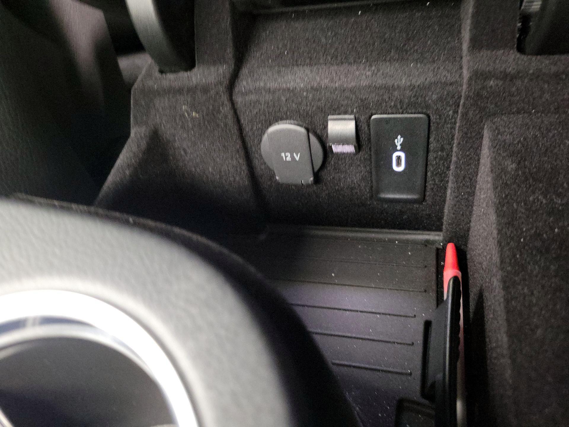 Thumbnail: 2021 Porsche Panamera - 18