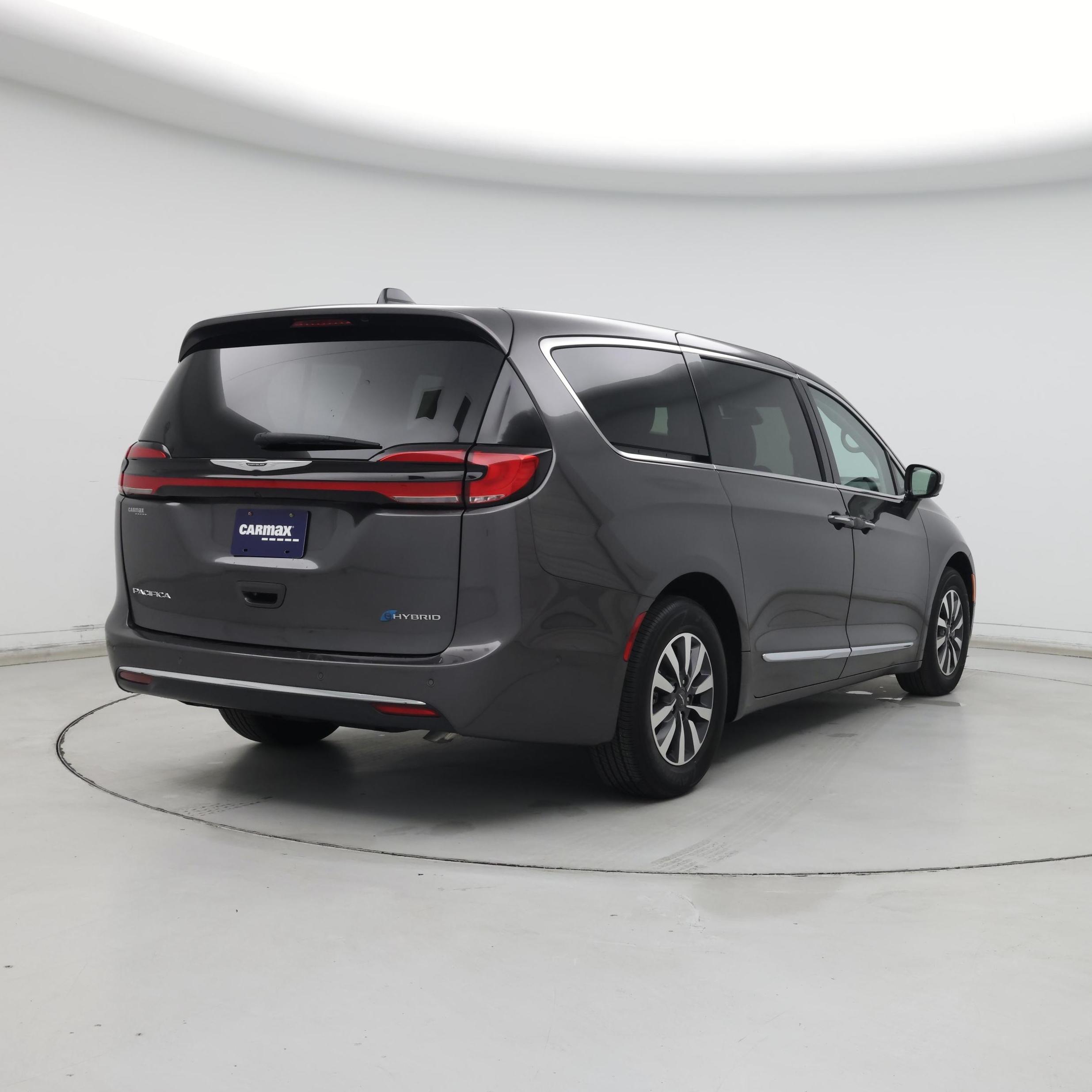 Thumbnail: 2023 Chrysler Pacifica - 8