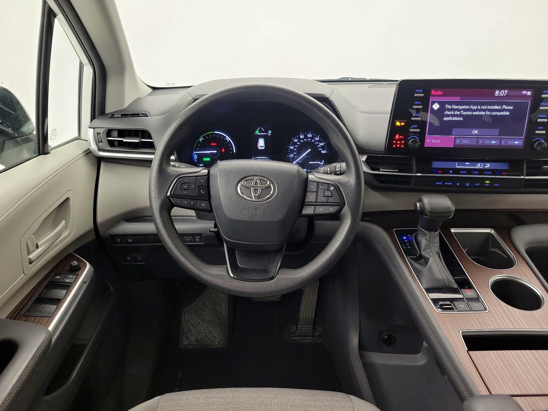 Thumbnail: 2022 Toyota Sienna - 10