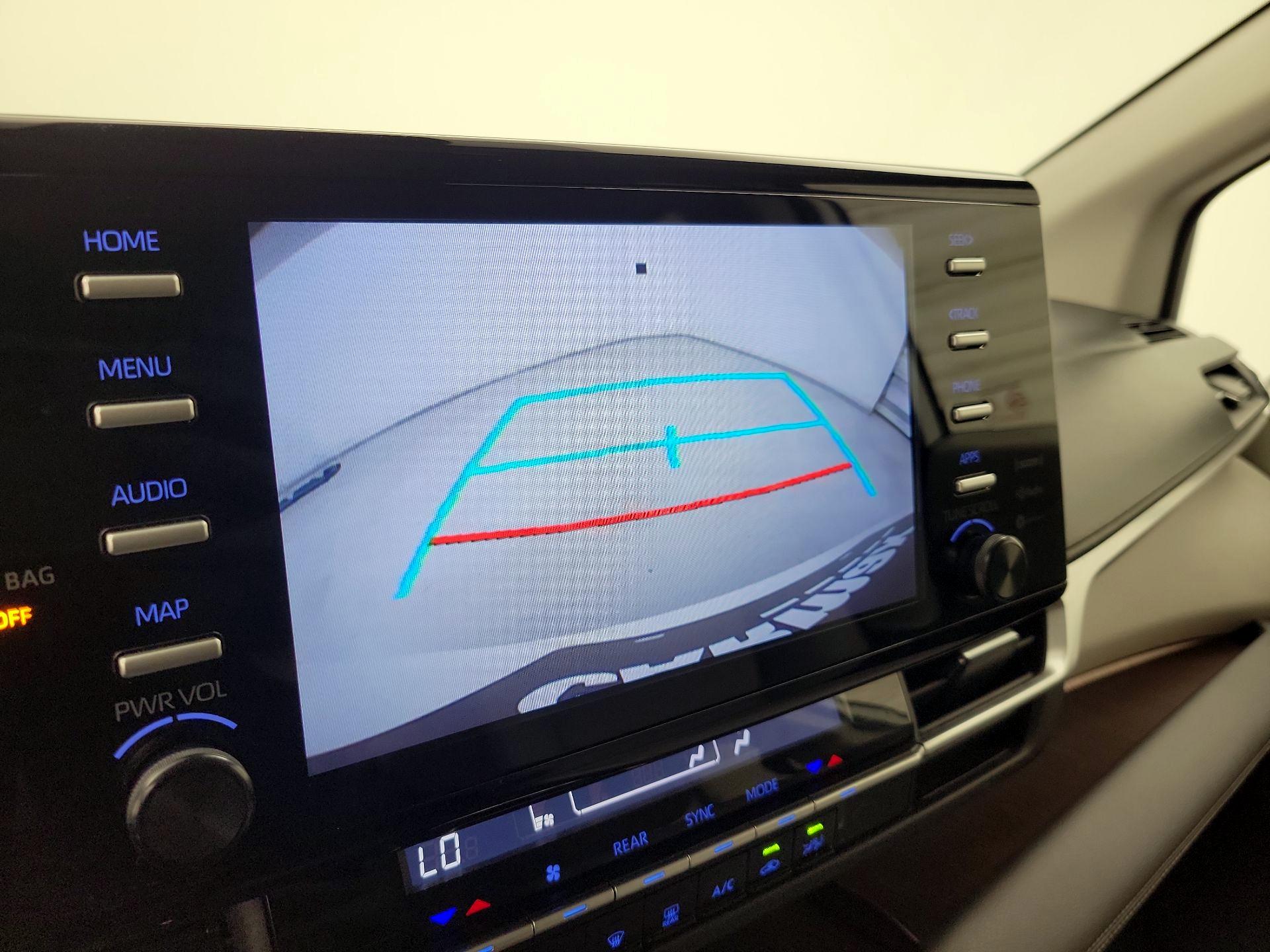 Thumbnail: 2022 Toyota Sienna - 15